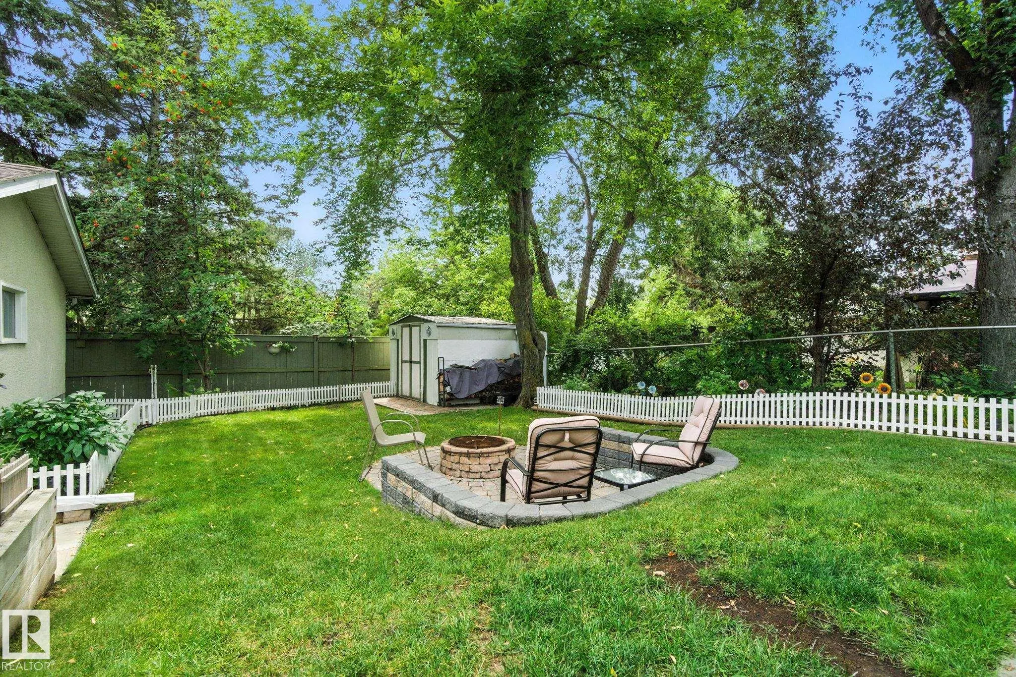 2 LAYDON Drive