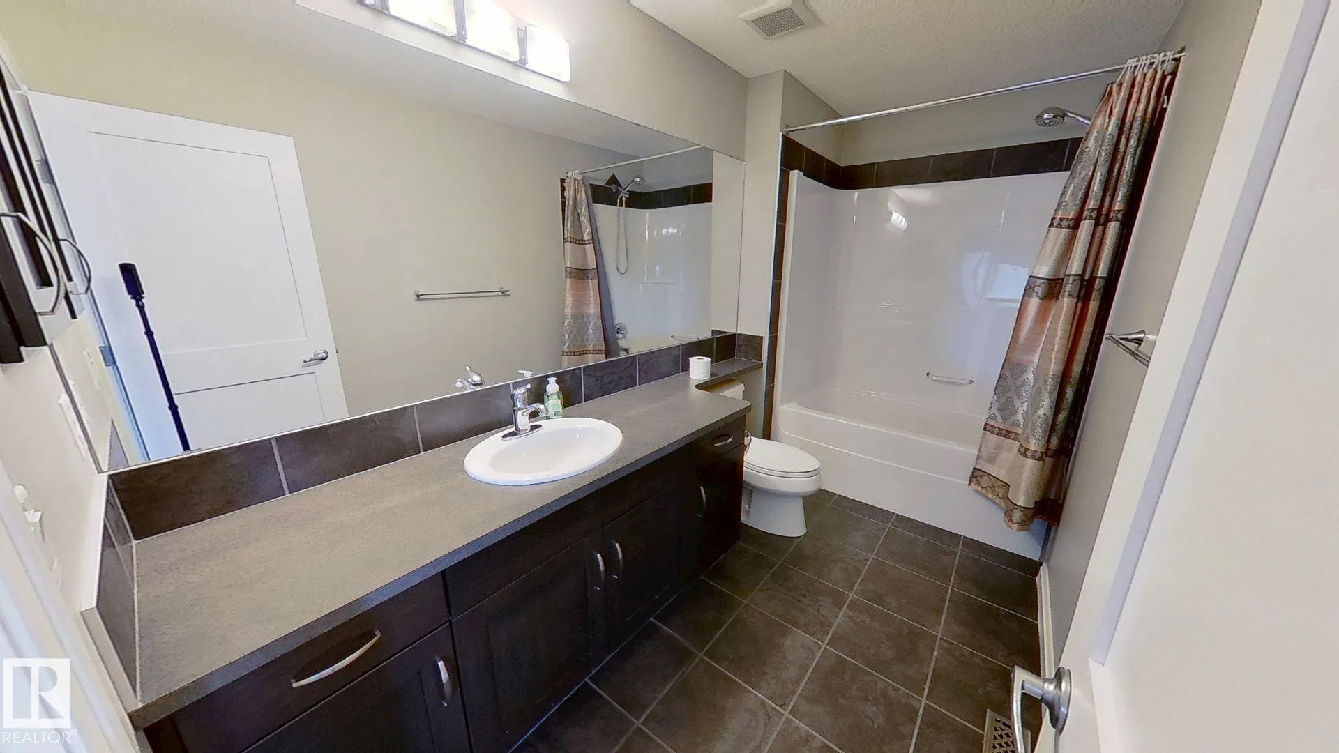5168 SUNVIEW Drive