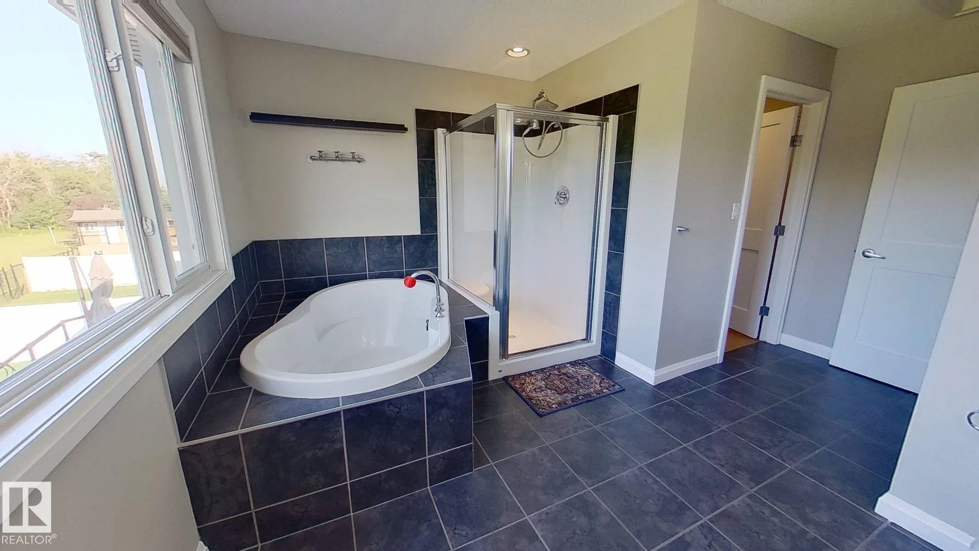 5168 SUNVIEW Drive
