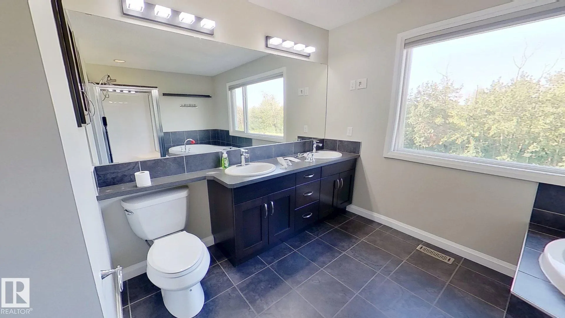 5168 SUNVIEW Drive