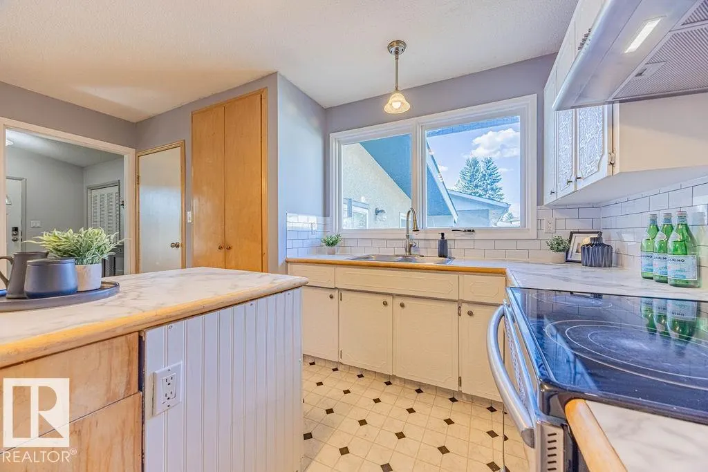 1031 STRATHCONA Drive
