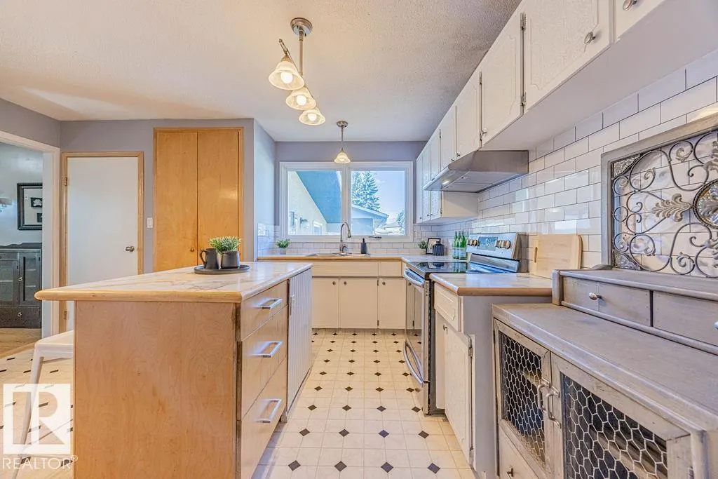 1031 STRATHCONA Drive
