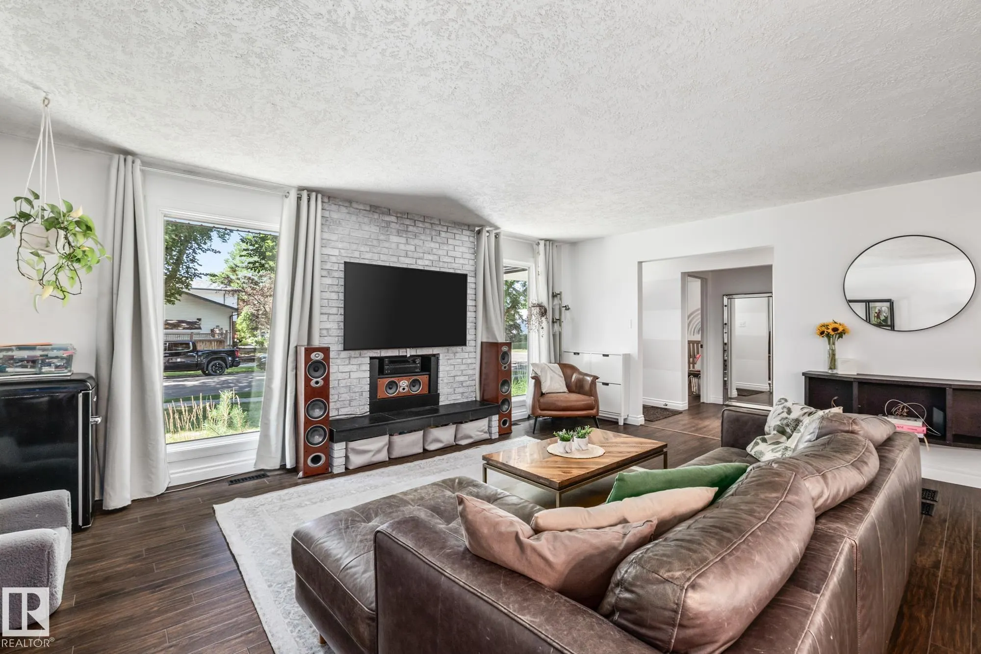72 FLINT Crescent