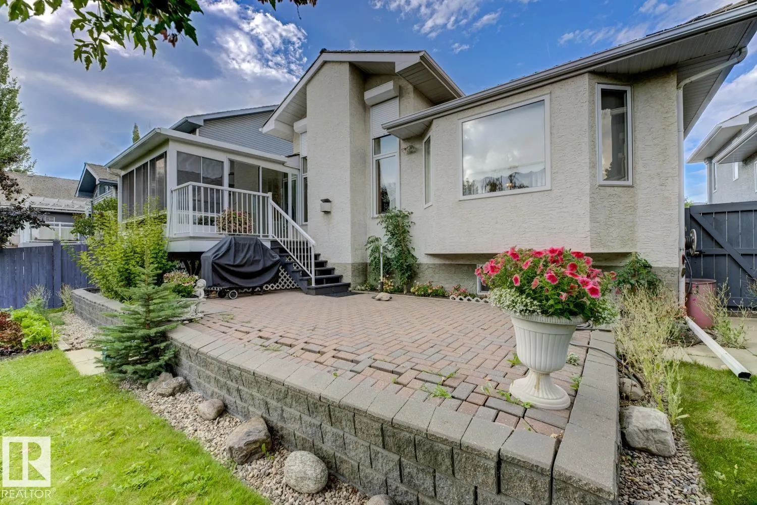 269 HAWKVIEW Crest