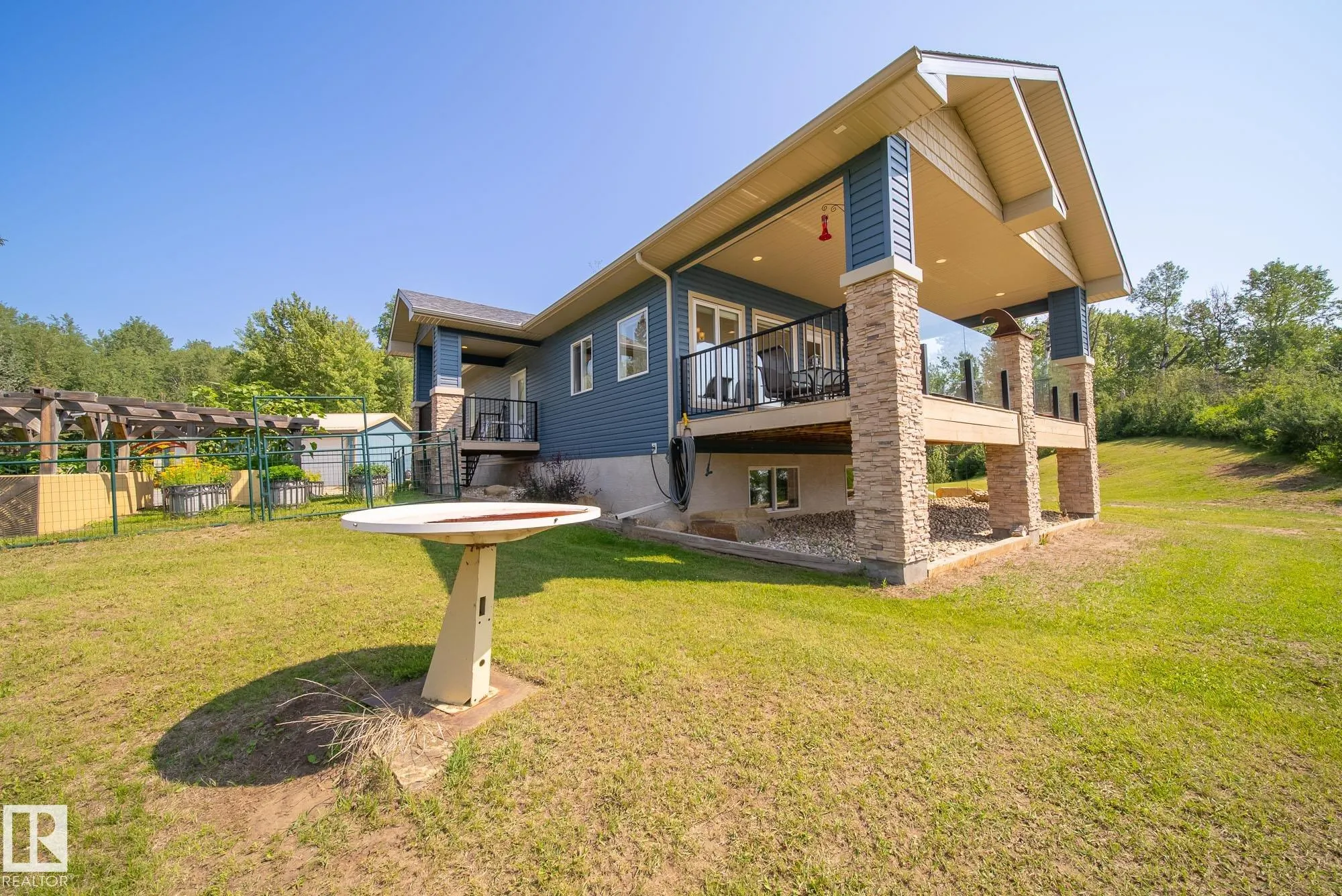 4518 LAKESHORE Road