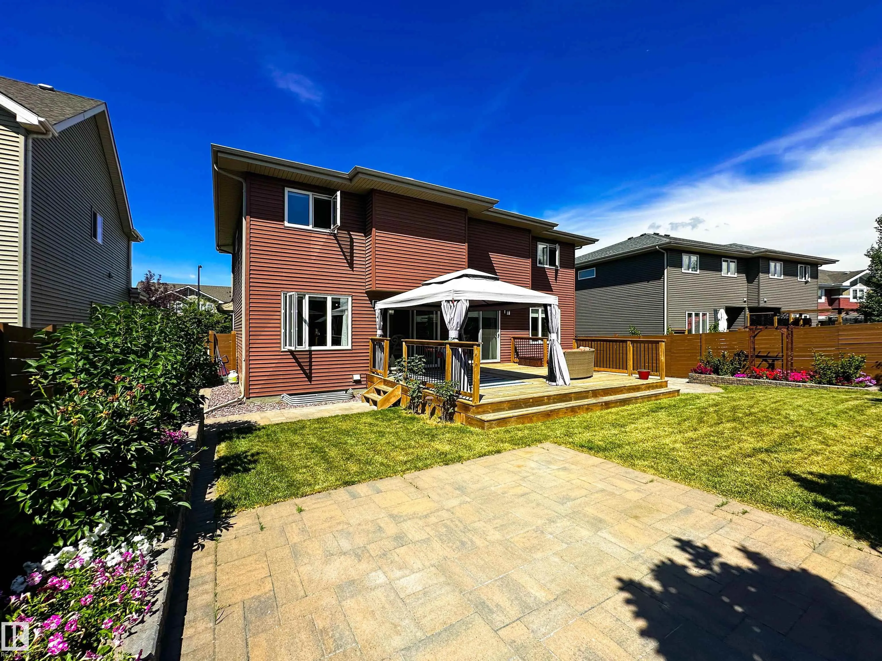 25 JAMES Crescent