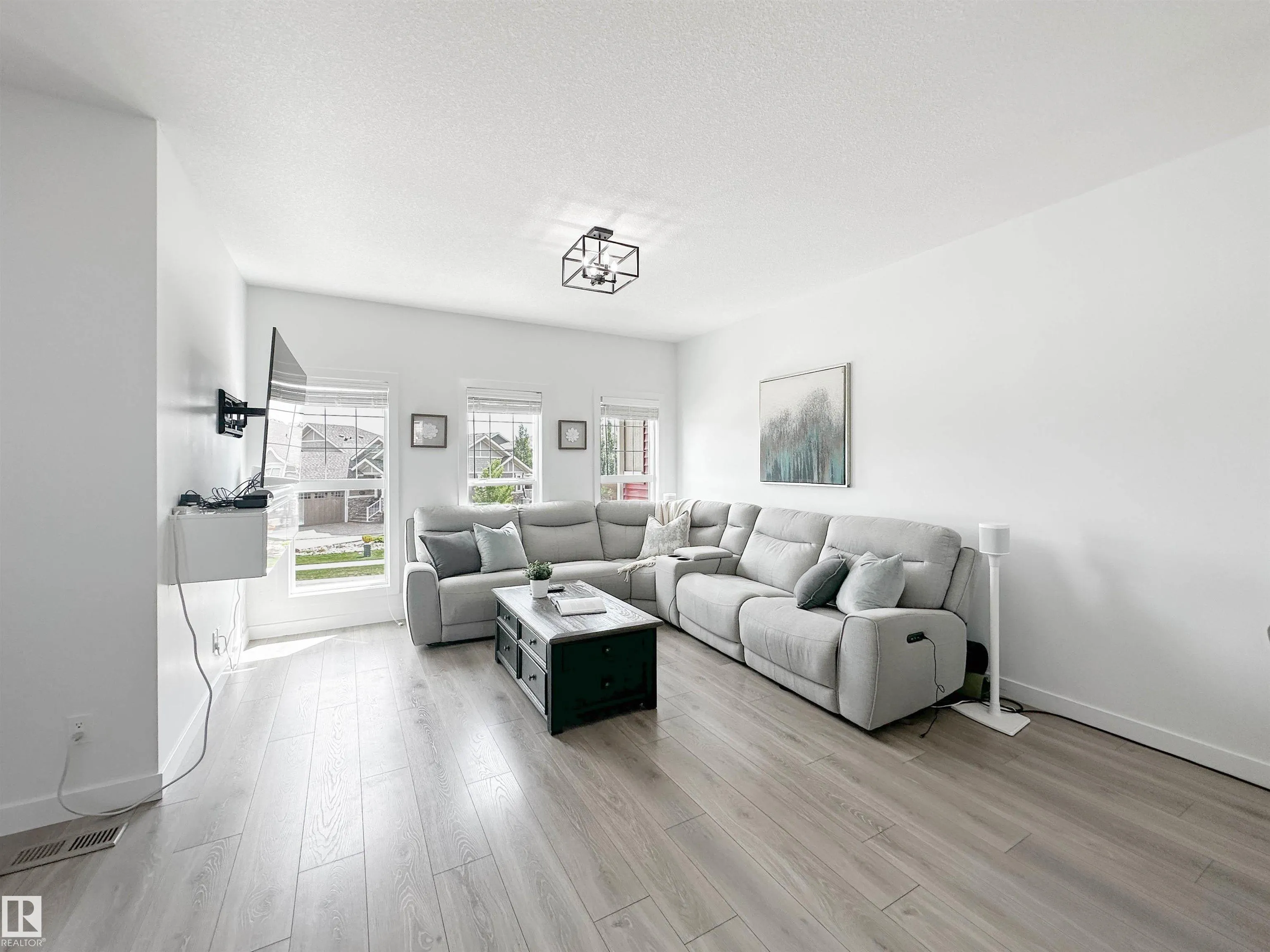 13 JOYAL Way