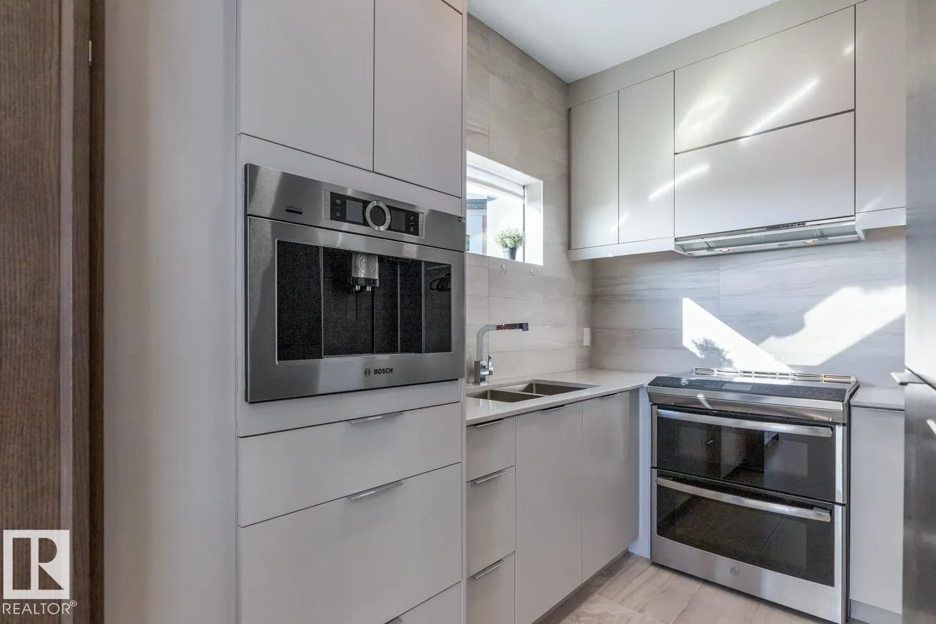 5536 CHEGWIN Point(e)