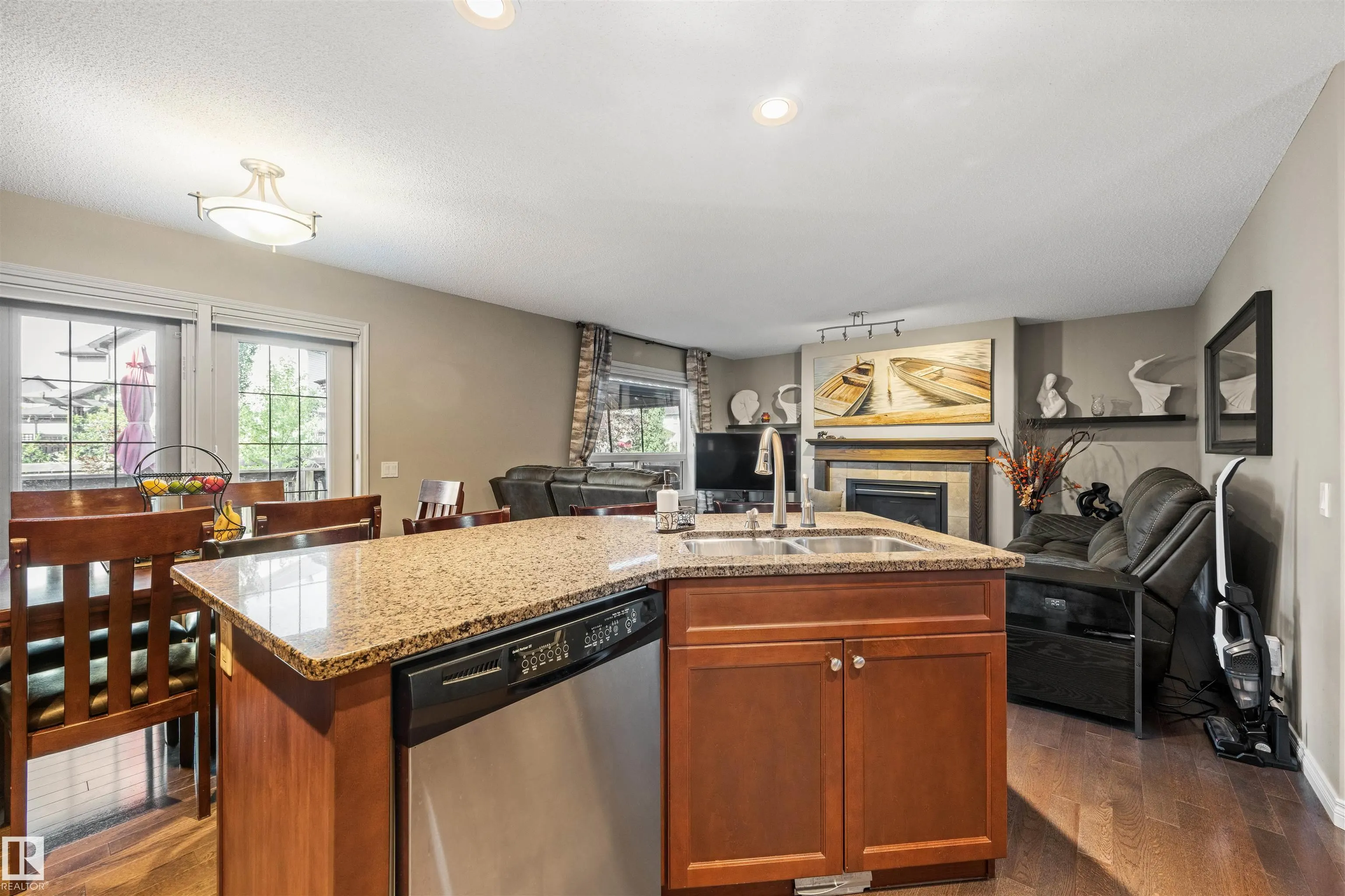 612 FOXTAIL Lane