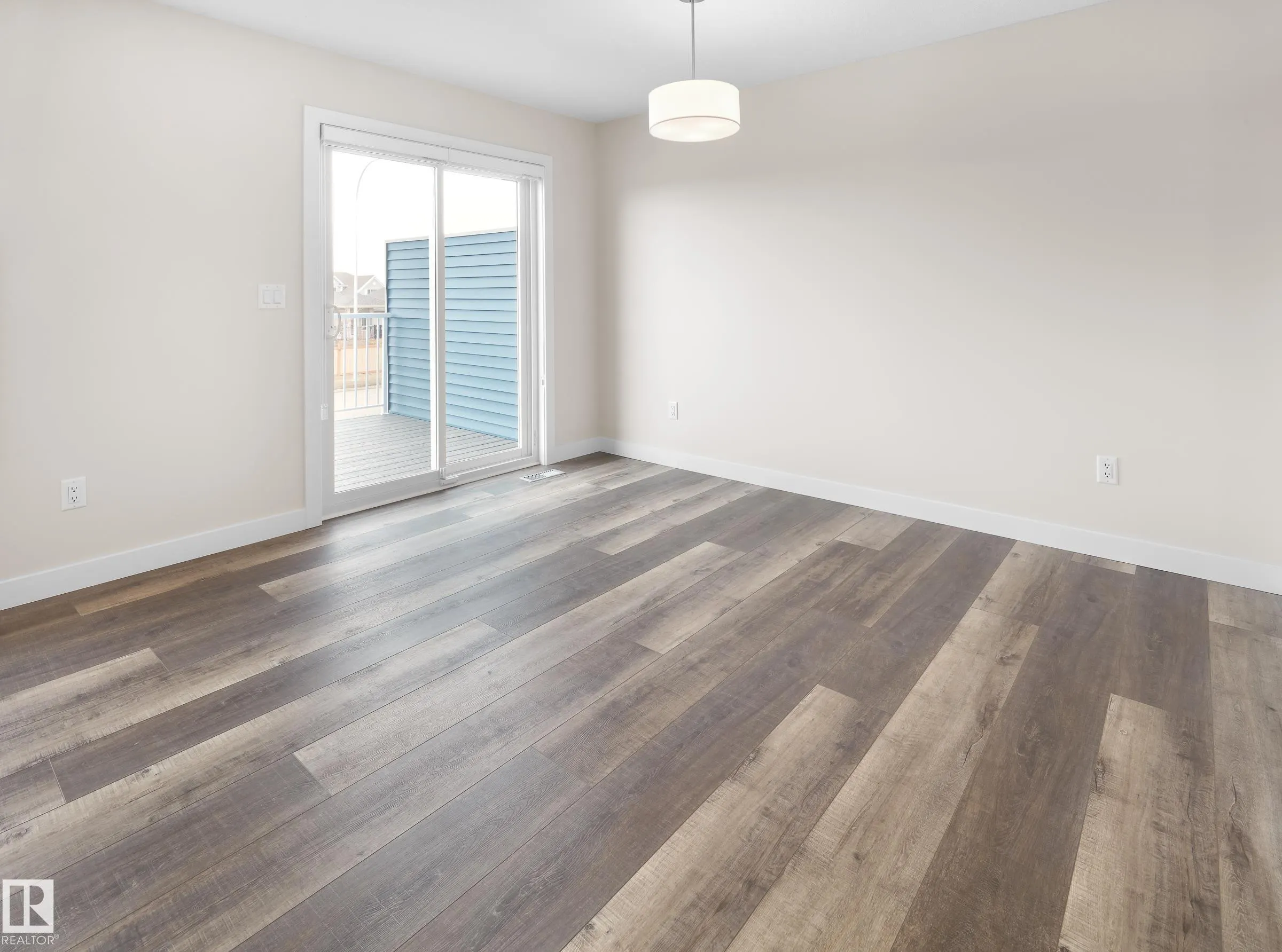 752 Berg Loop