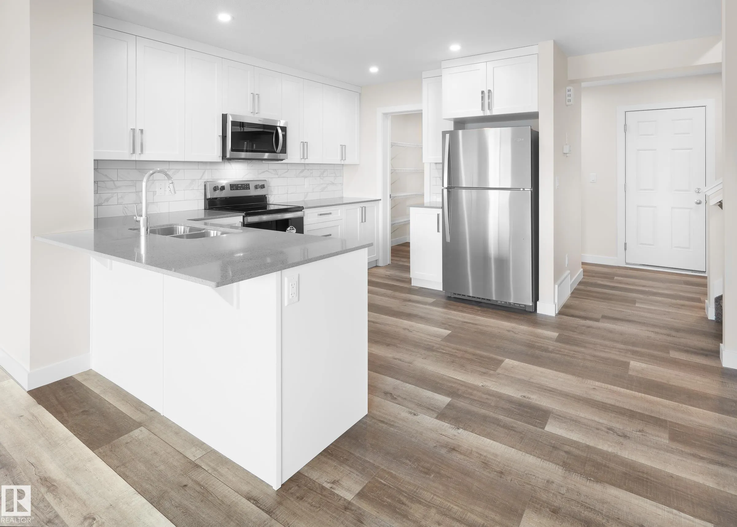752 Berg Loop
