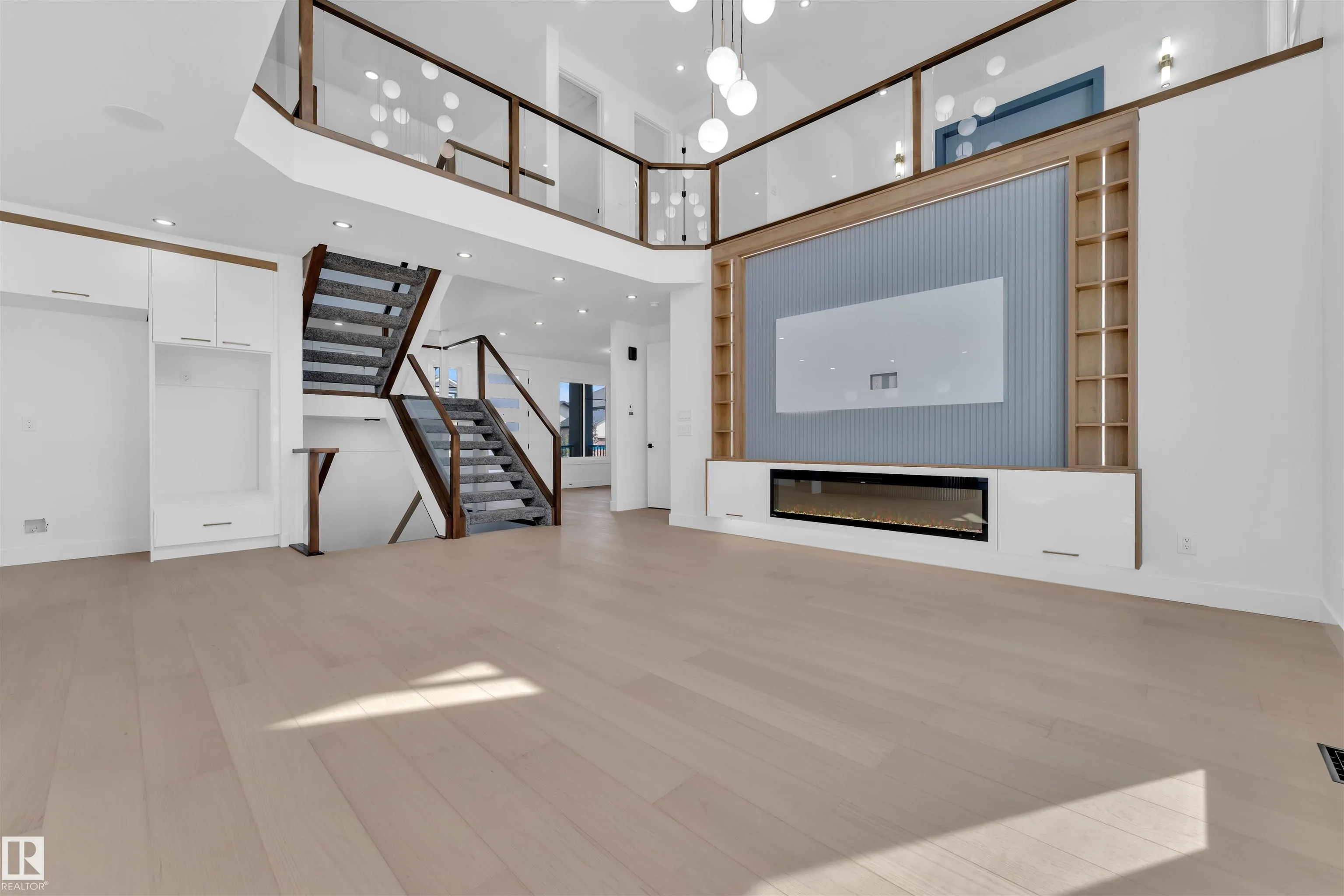 619 FRASER VISTA Vista