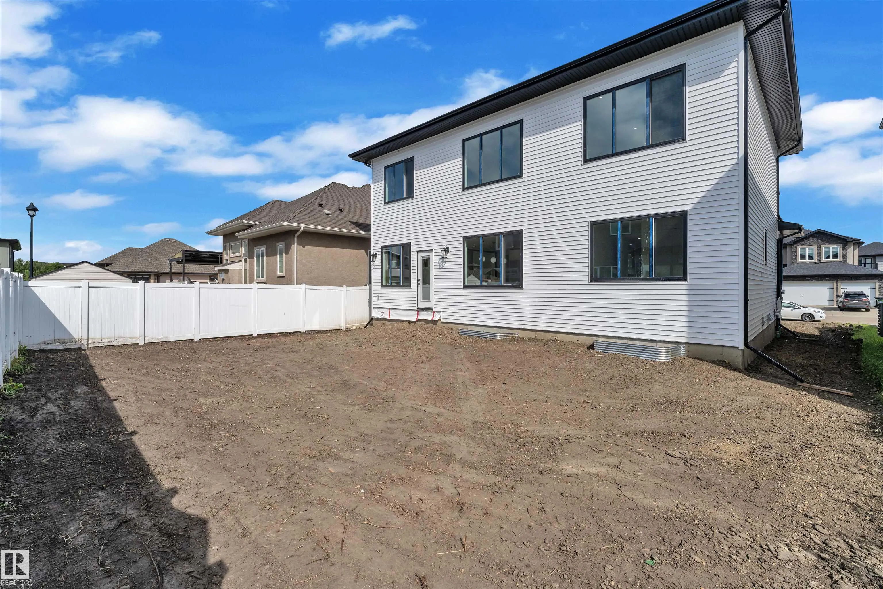 619 FRASER VISTA Vista