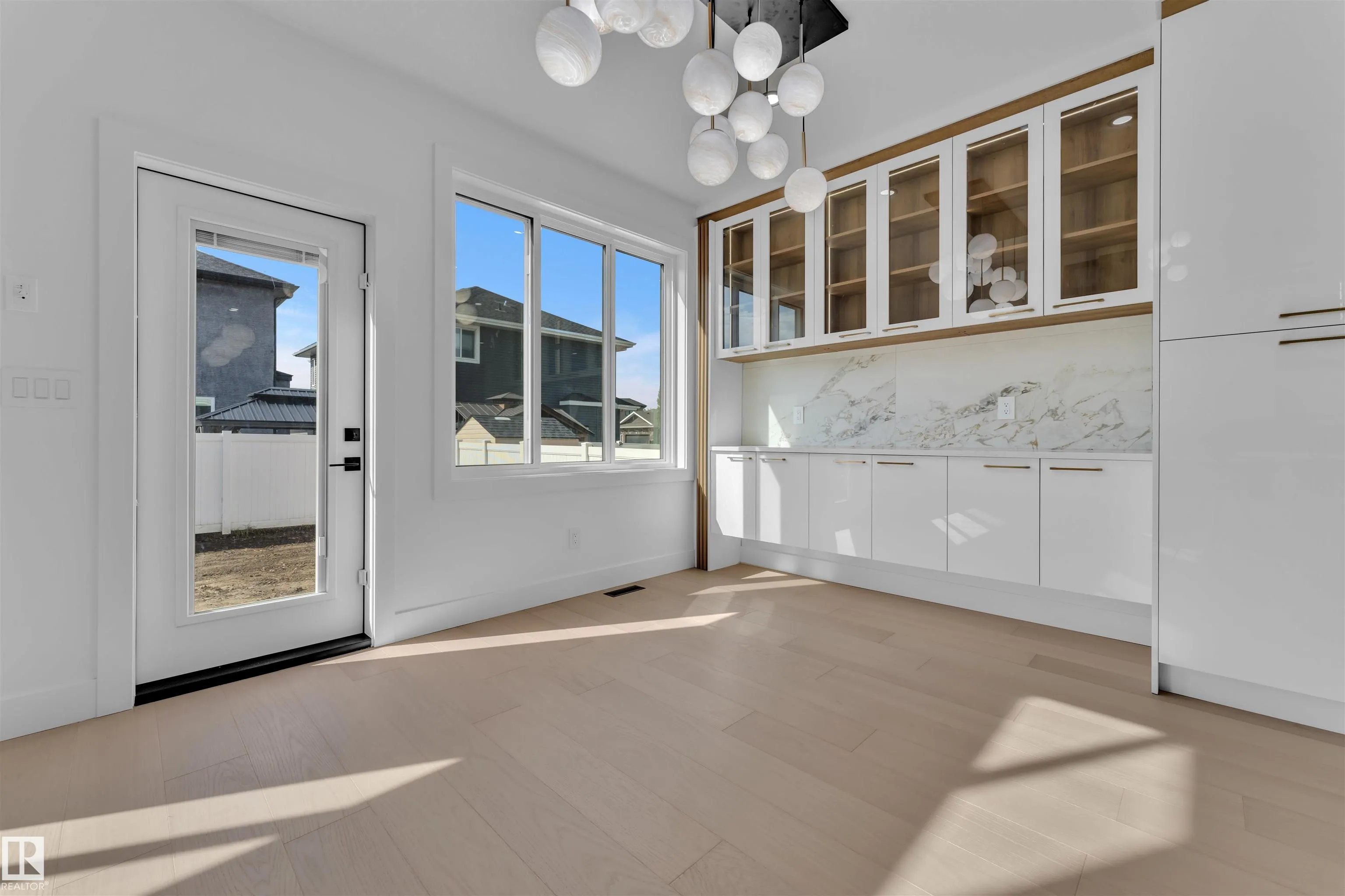 619 FRASER VISTA Vista