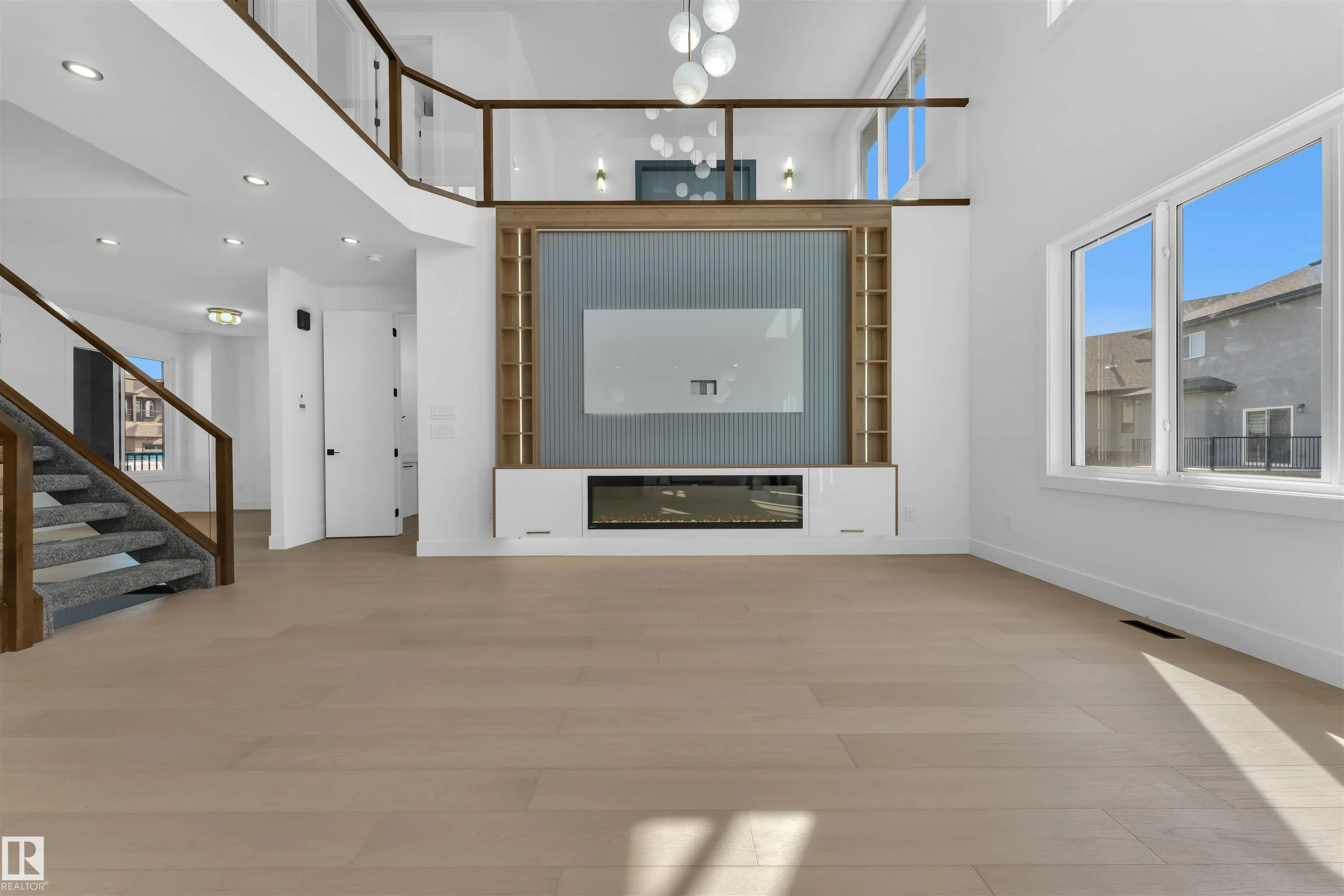 619 FRASER VISTA Vista