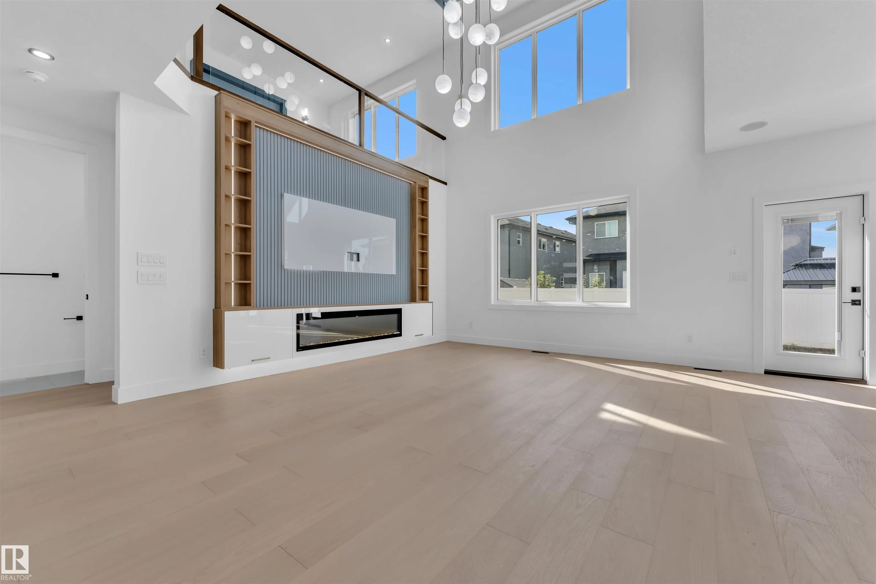 619 FRASER VISTA Vista