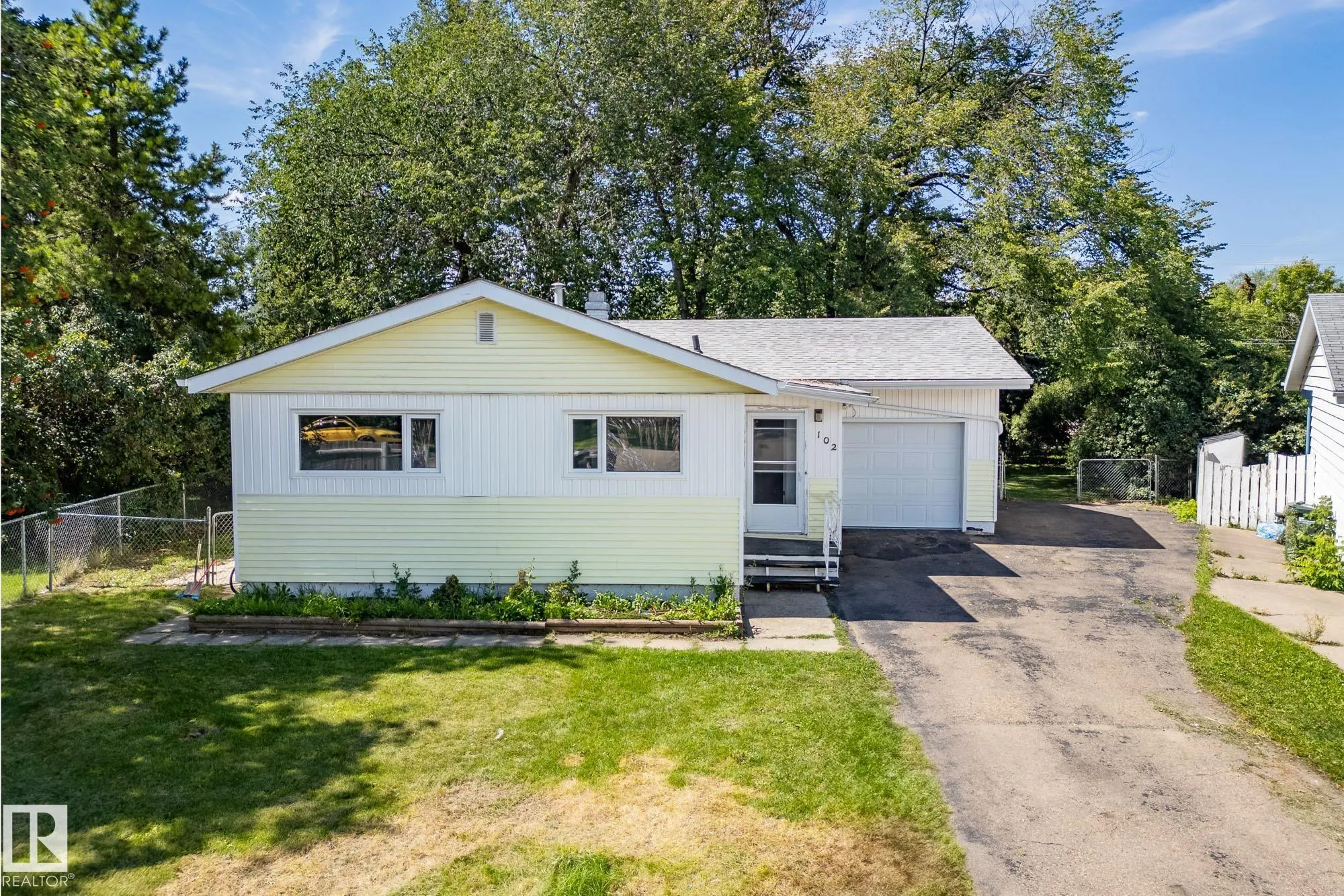 102 MAPLE Court