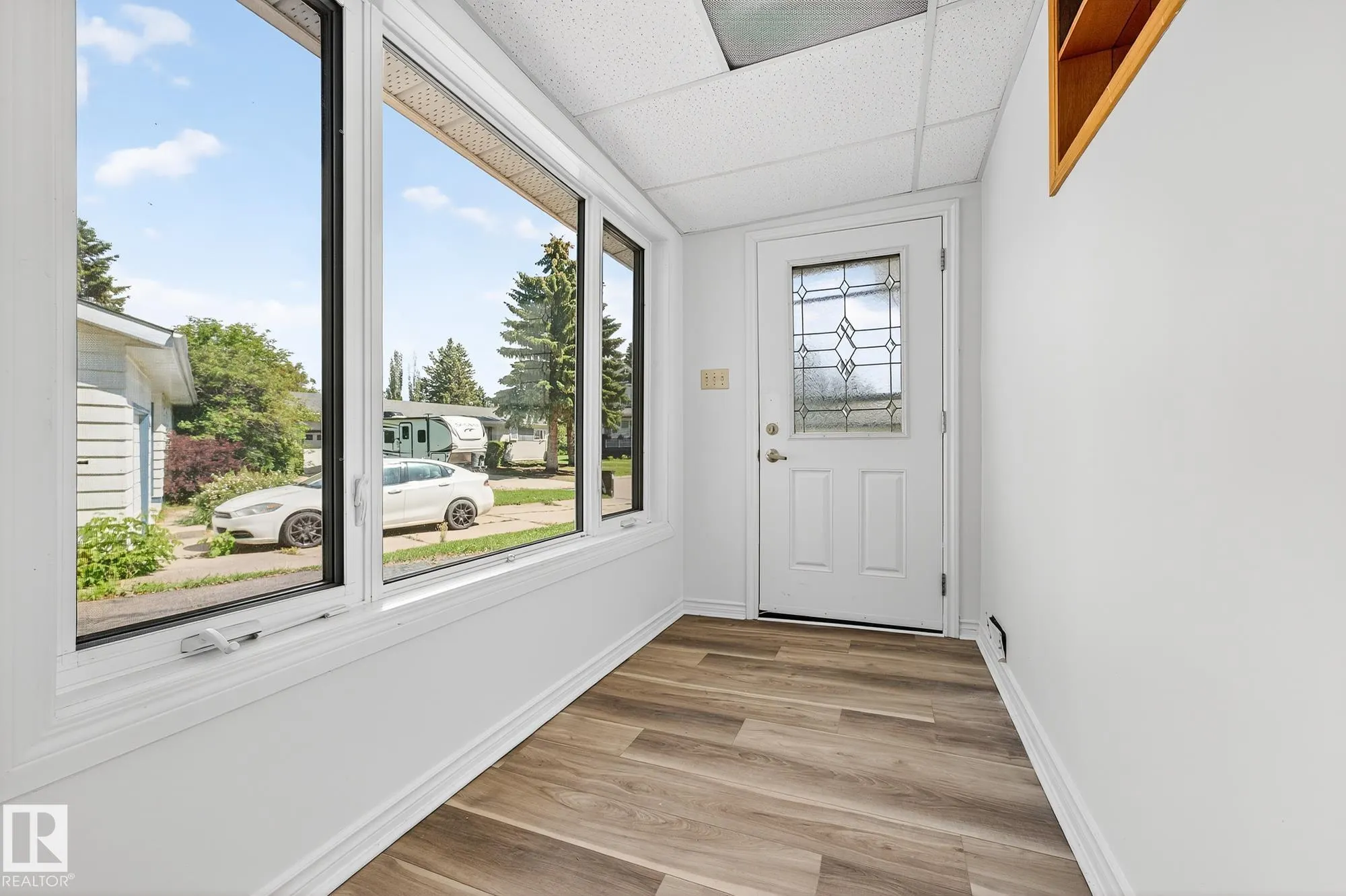 102 MAPLE Court