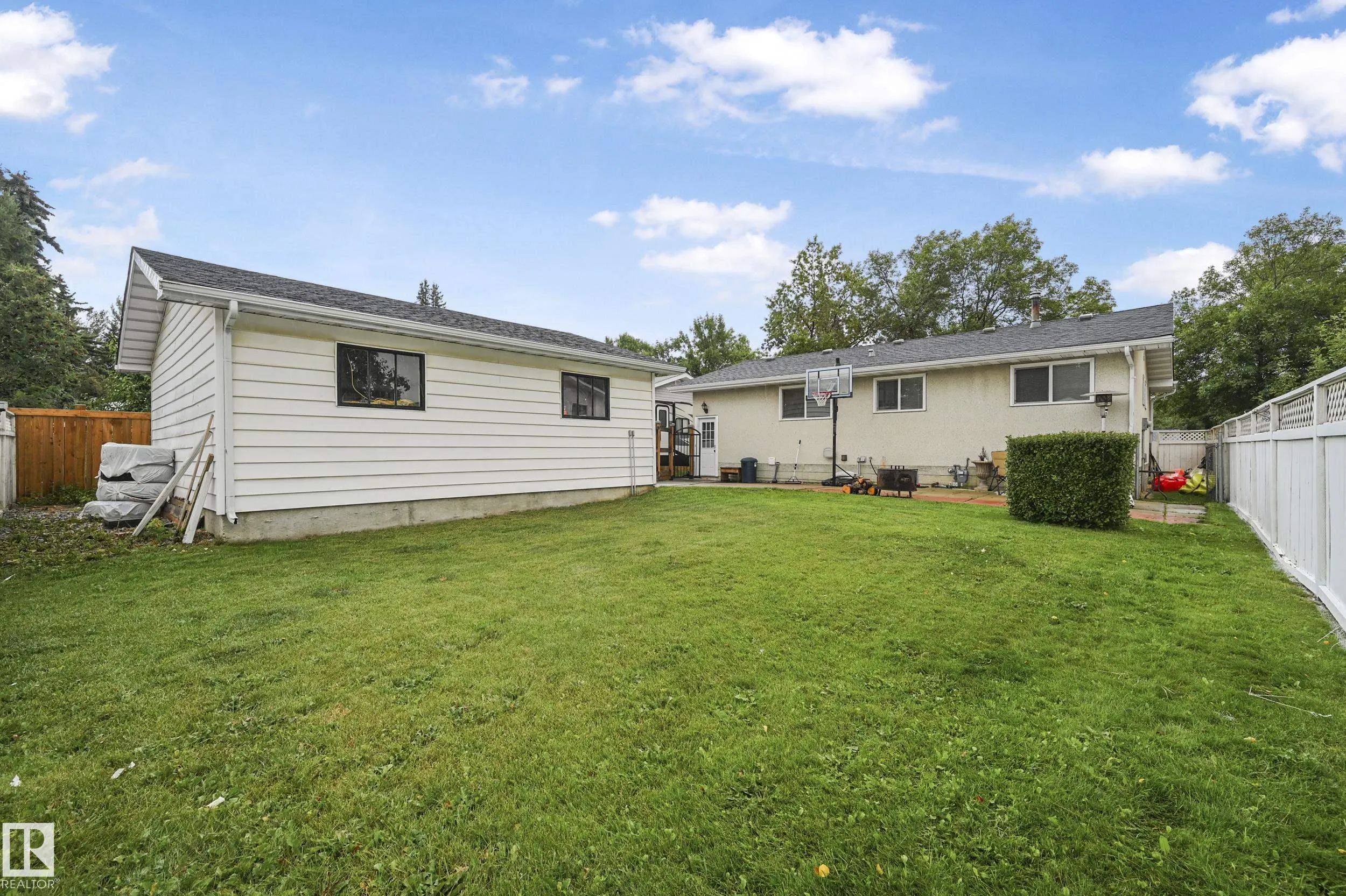 69 LAMBERT Crescent