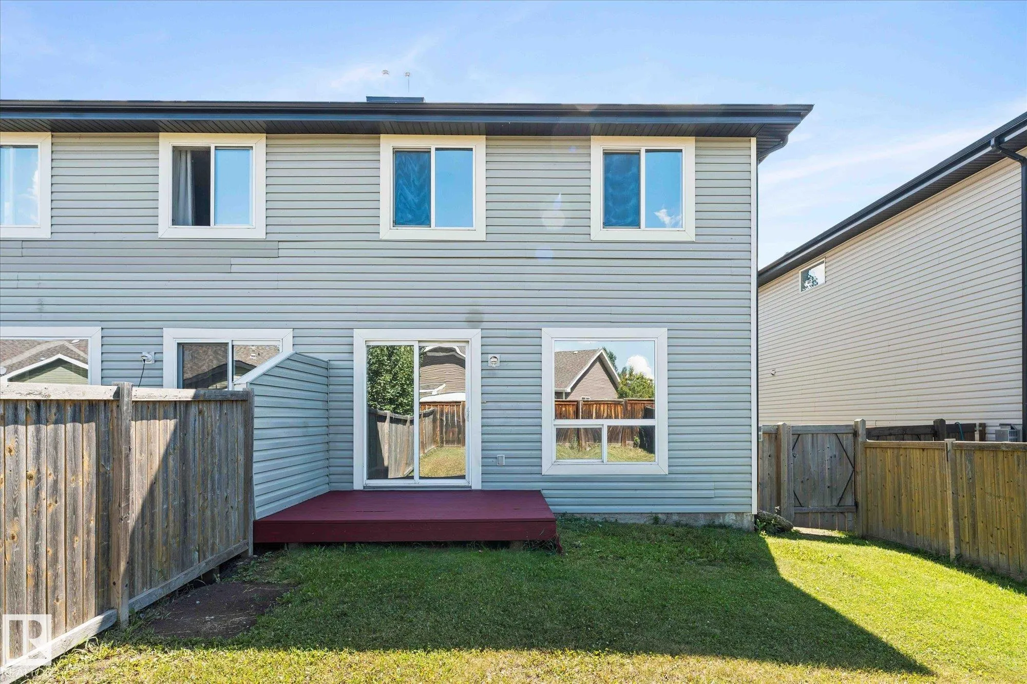 32 NEVIS Close