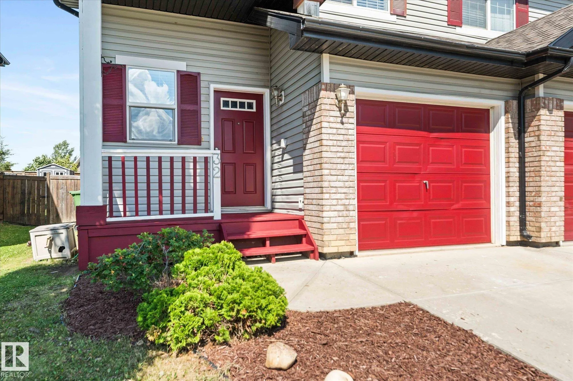 32 NEVIS Close