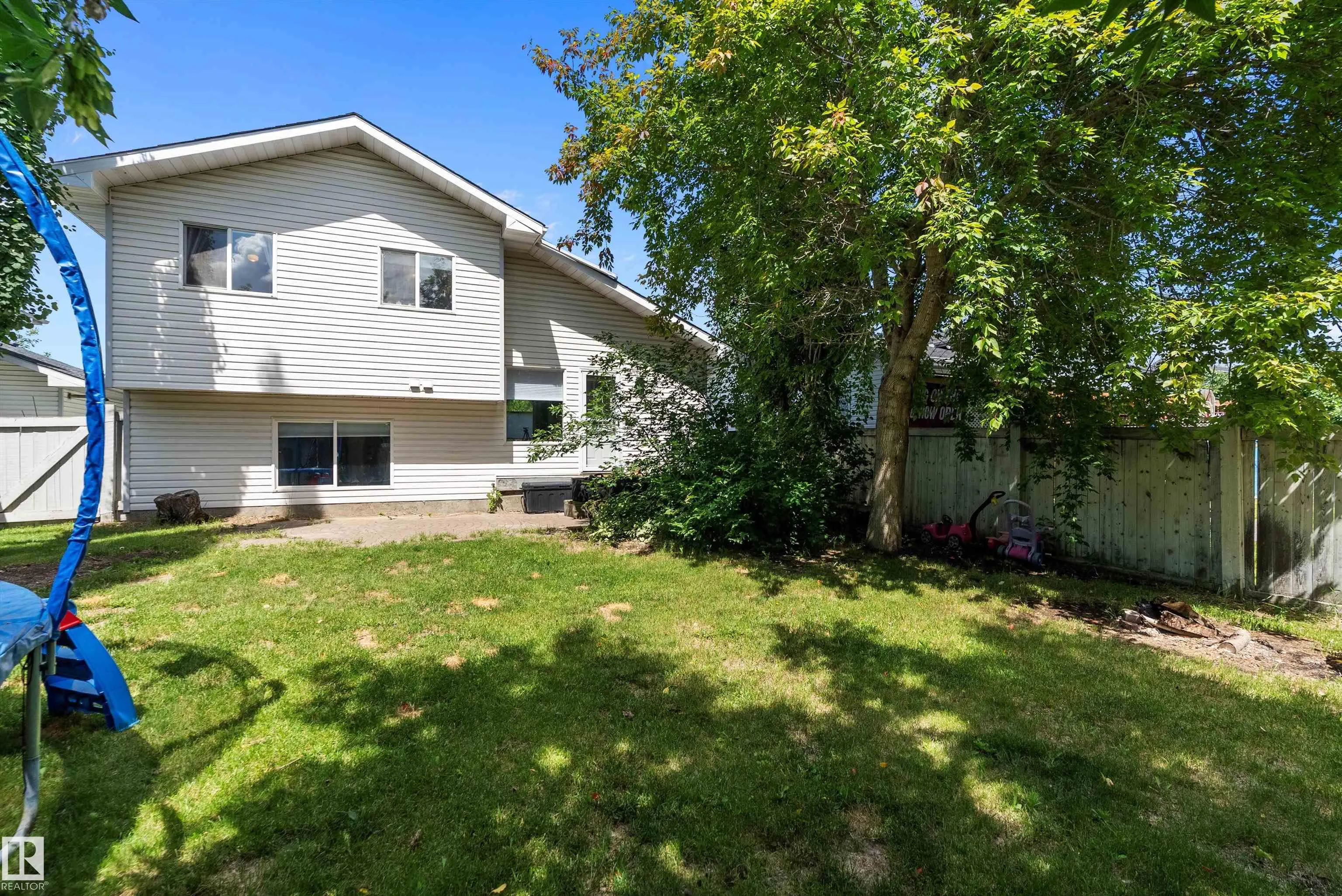 18 ORANGEWOOD Place
