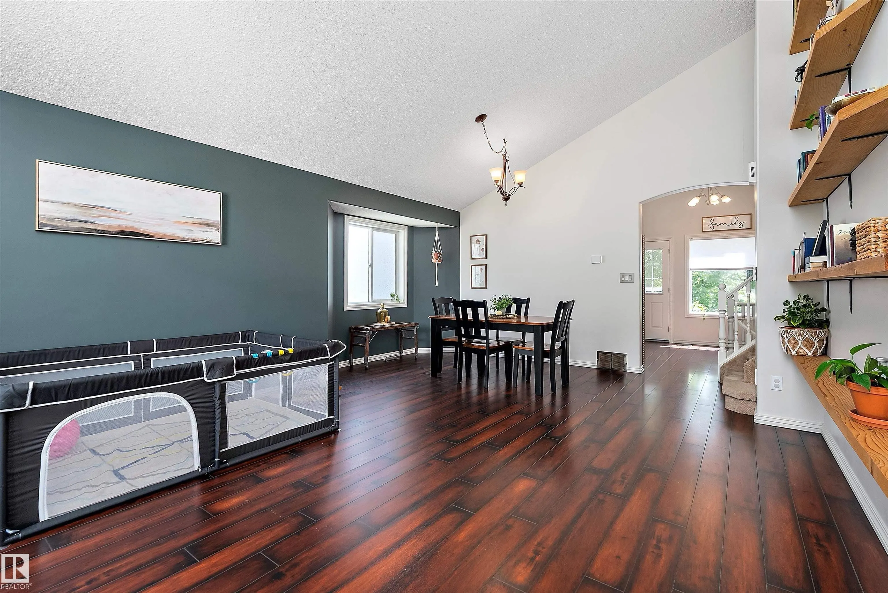 18 ORANGEWOOD Place