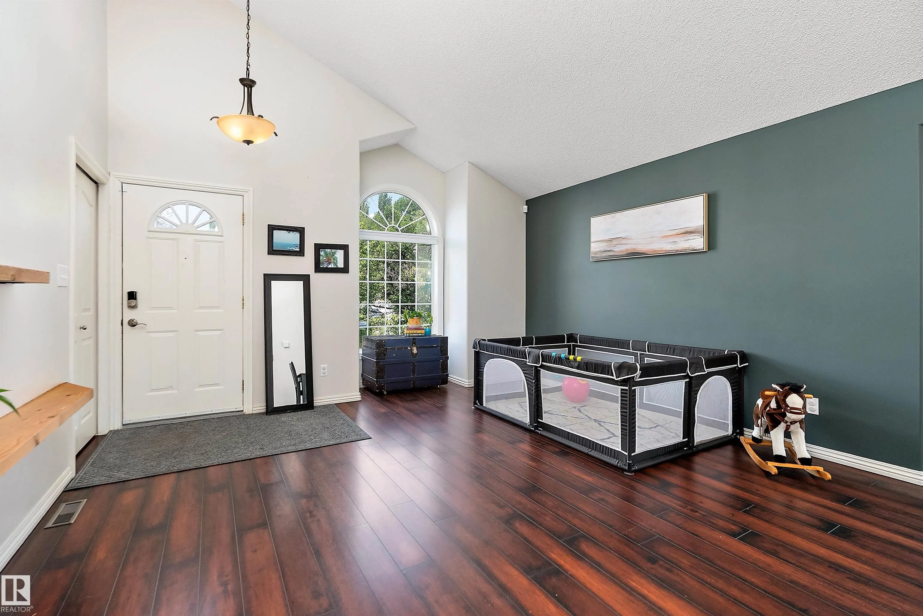 18 ORANGEWOOD Place