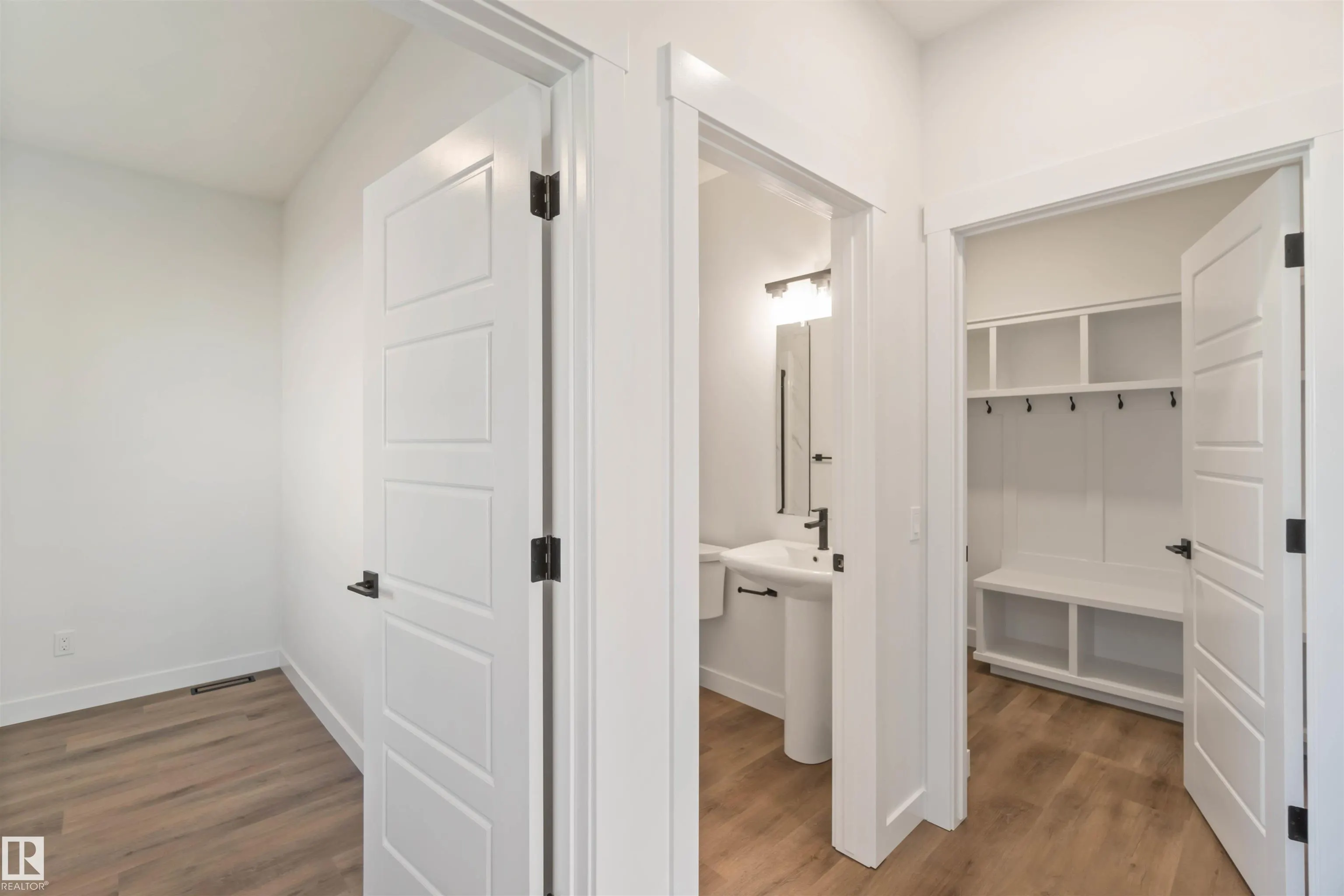 1110 Cristall Crescent