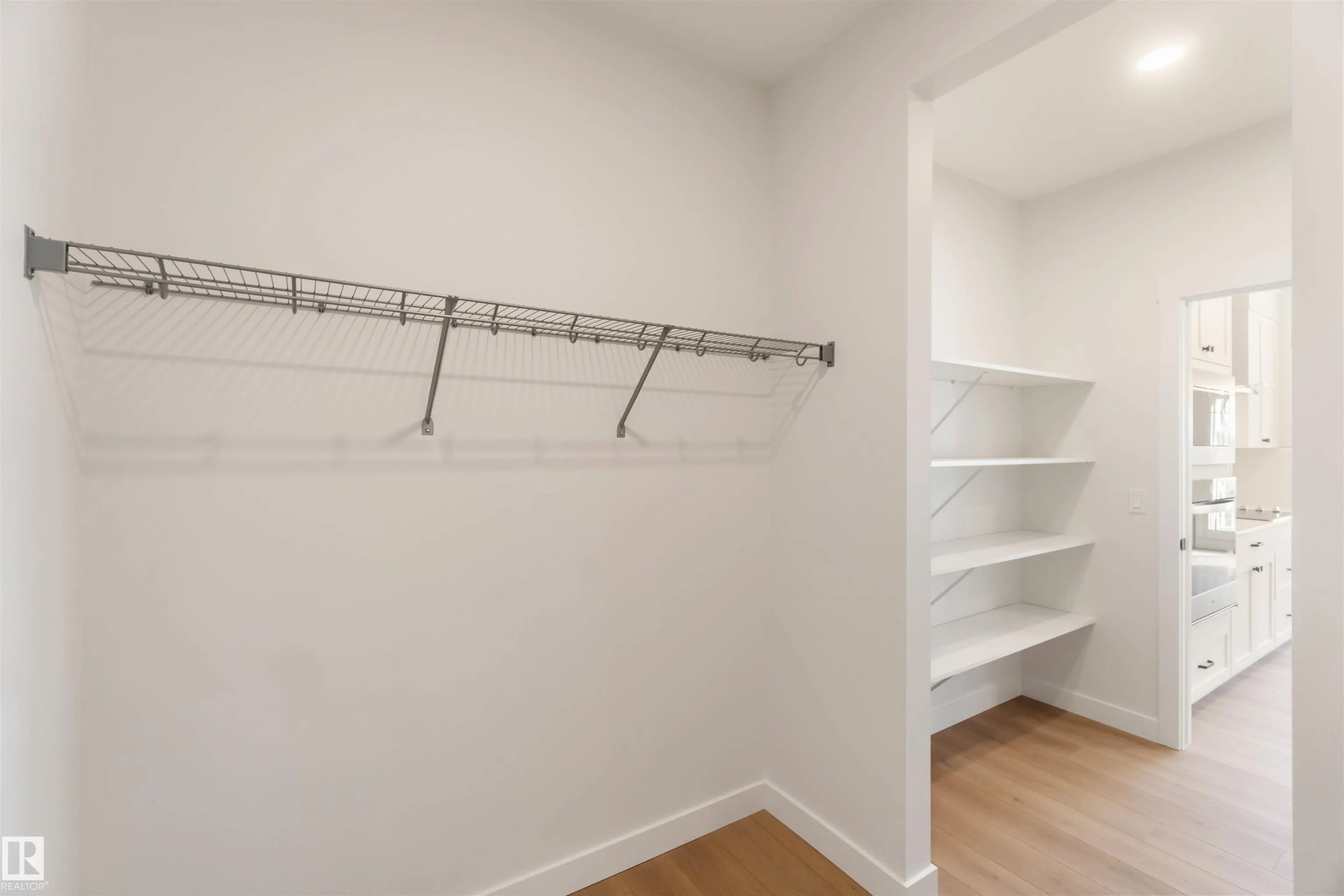 1114 cristall Crescent