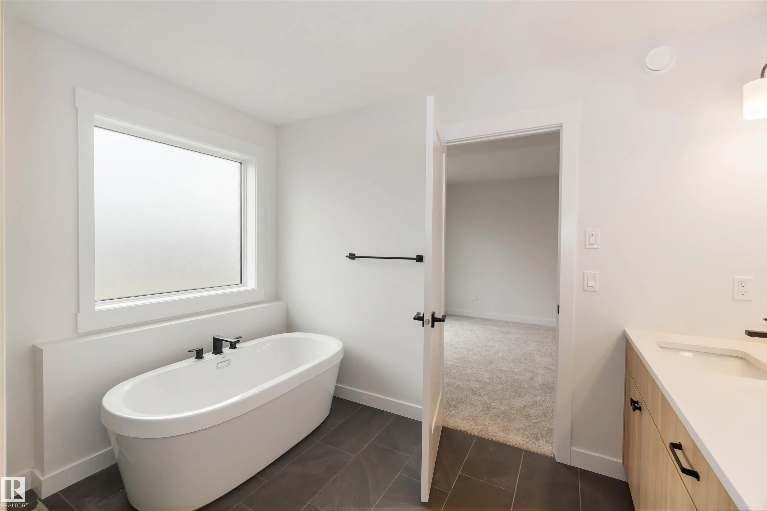 1114 cristall Crescent