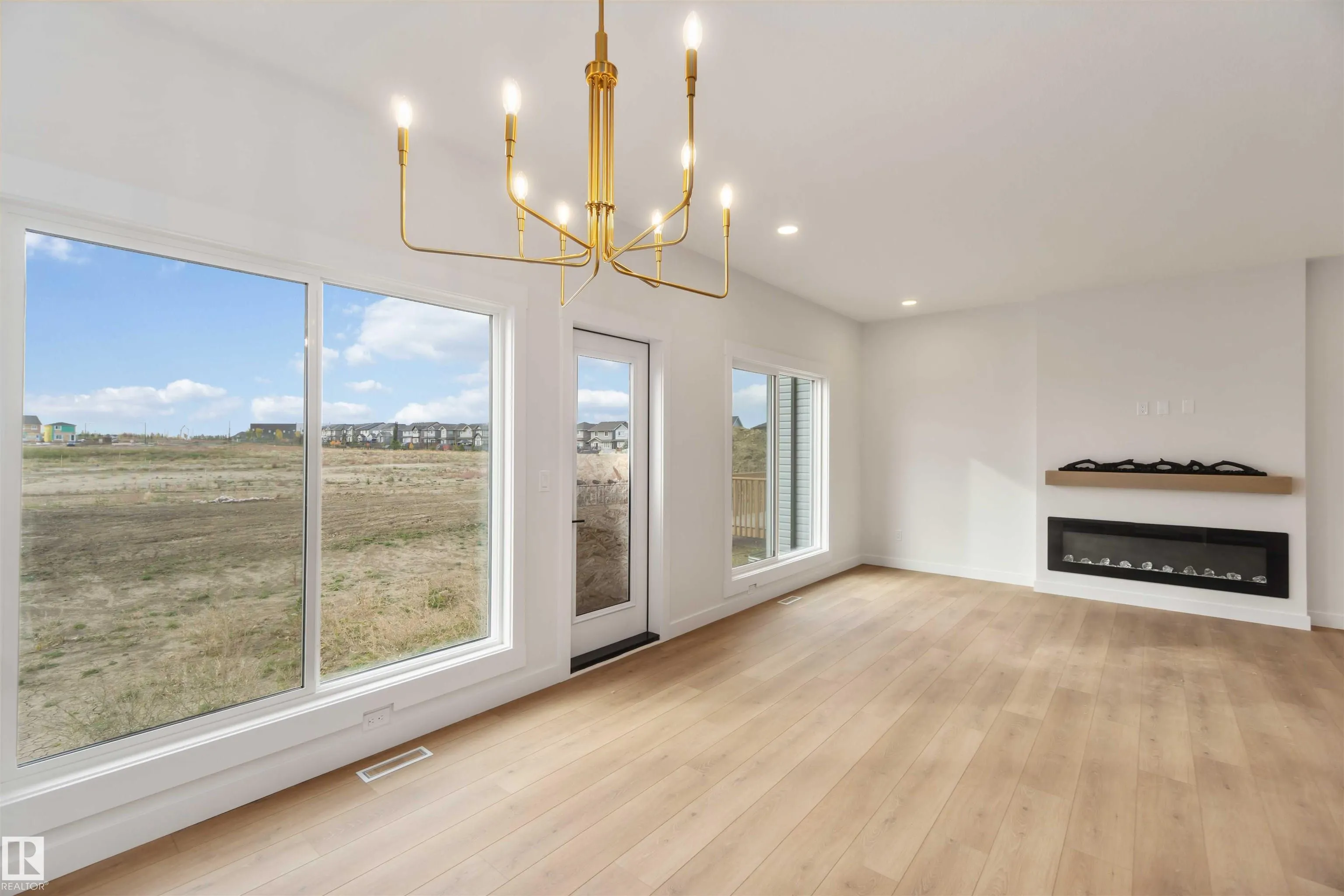 1114 cristall Crescent