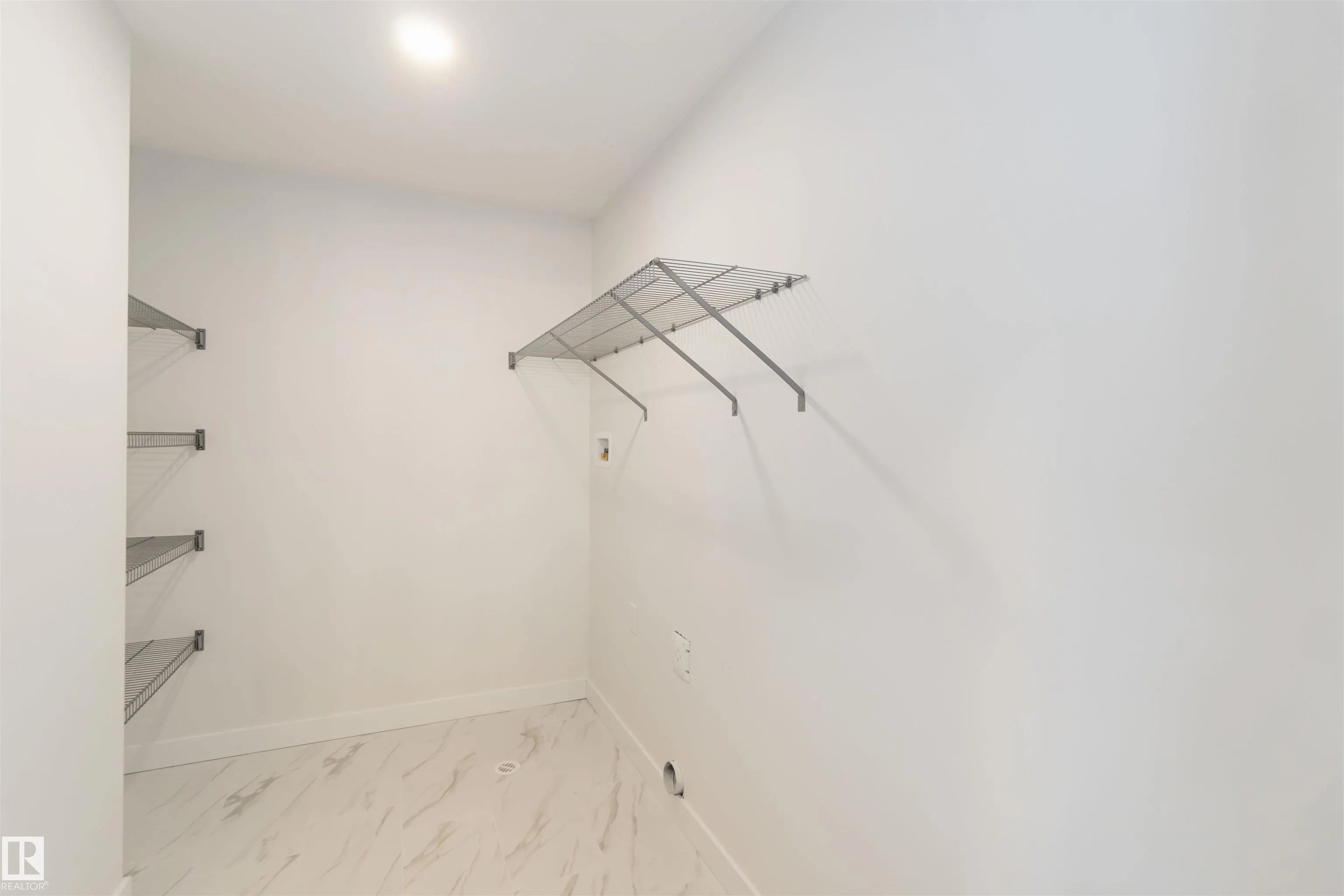 1114 cristall Crescent