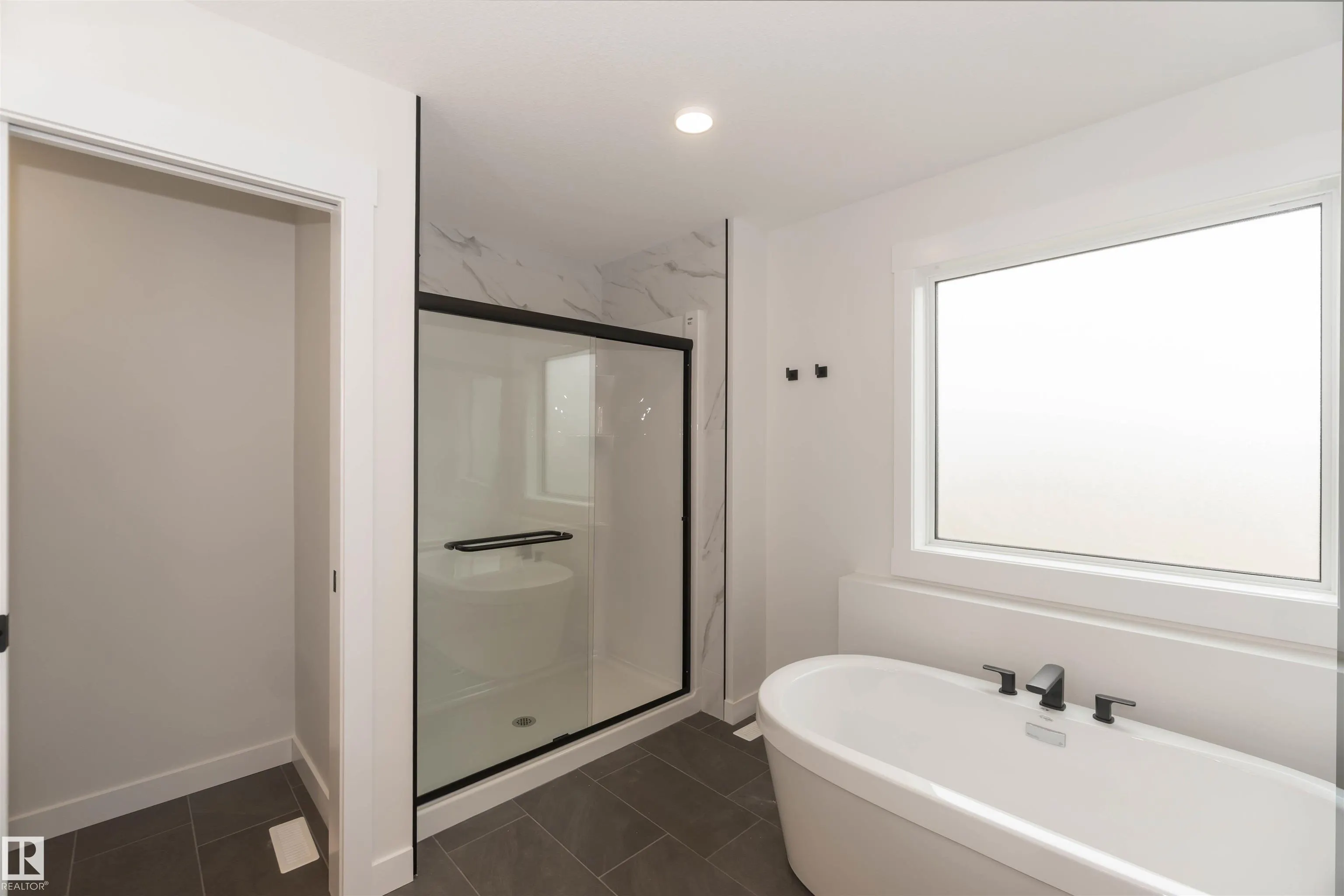 1114 cristall Crescent