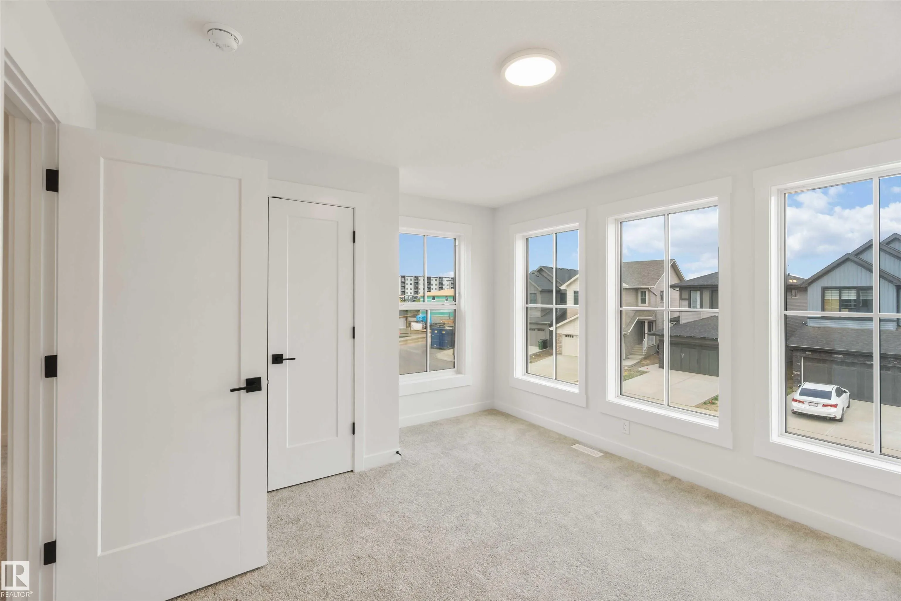 1114 cristall Crescent