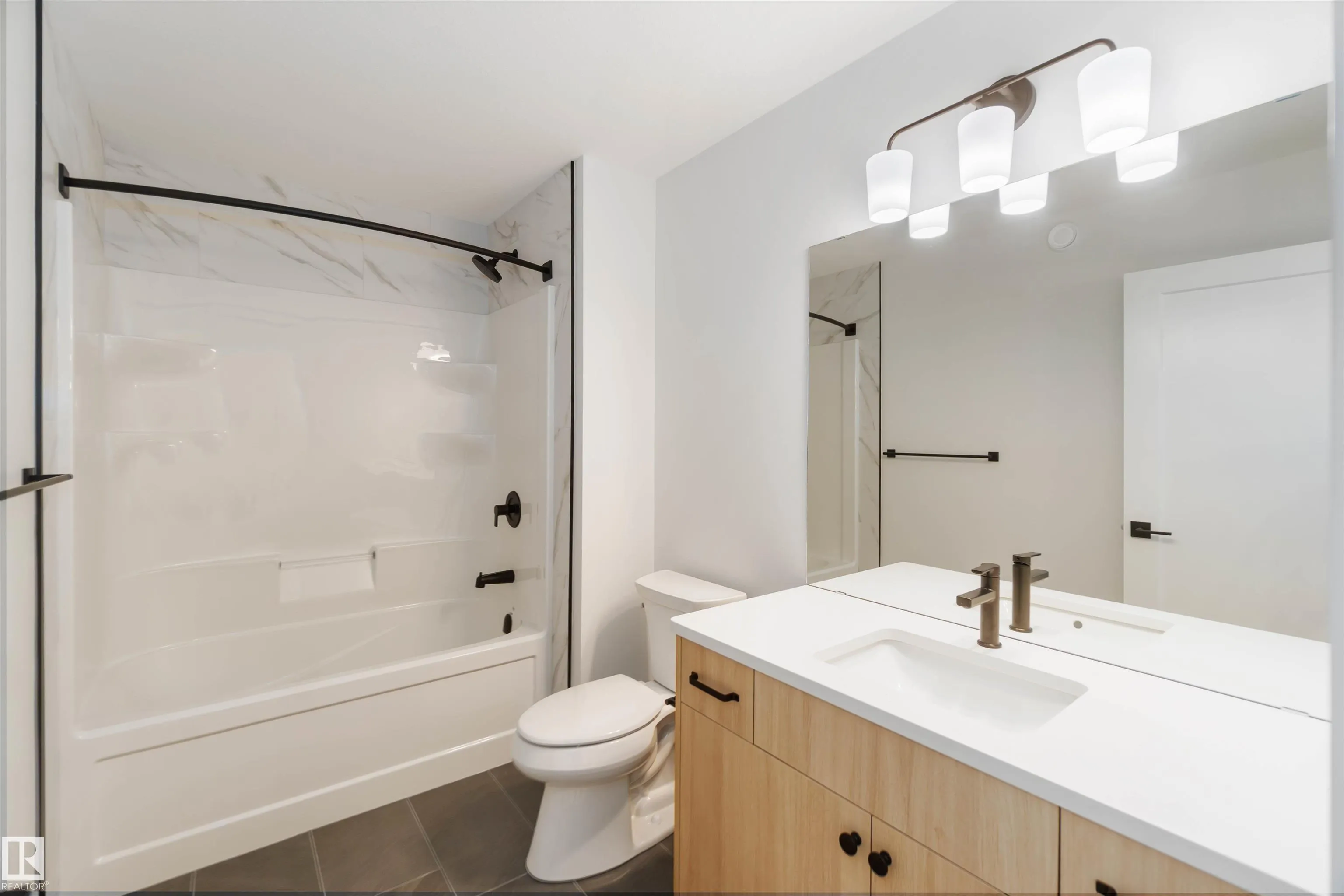 1114 cristall Crescent