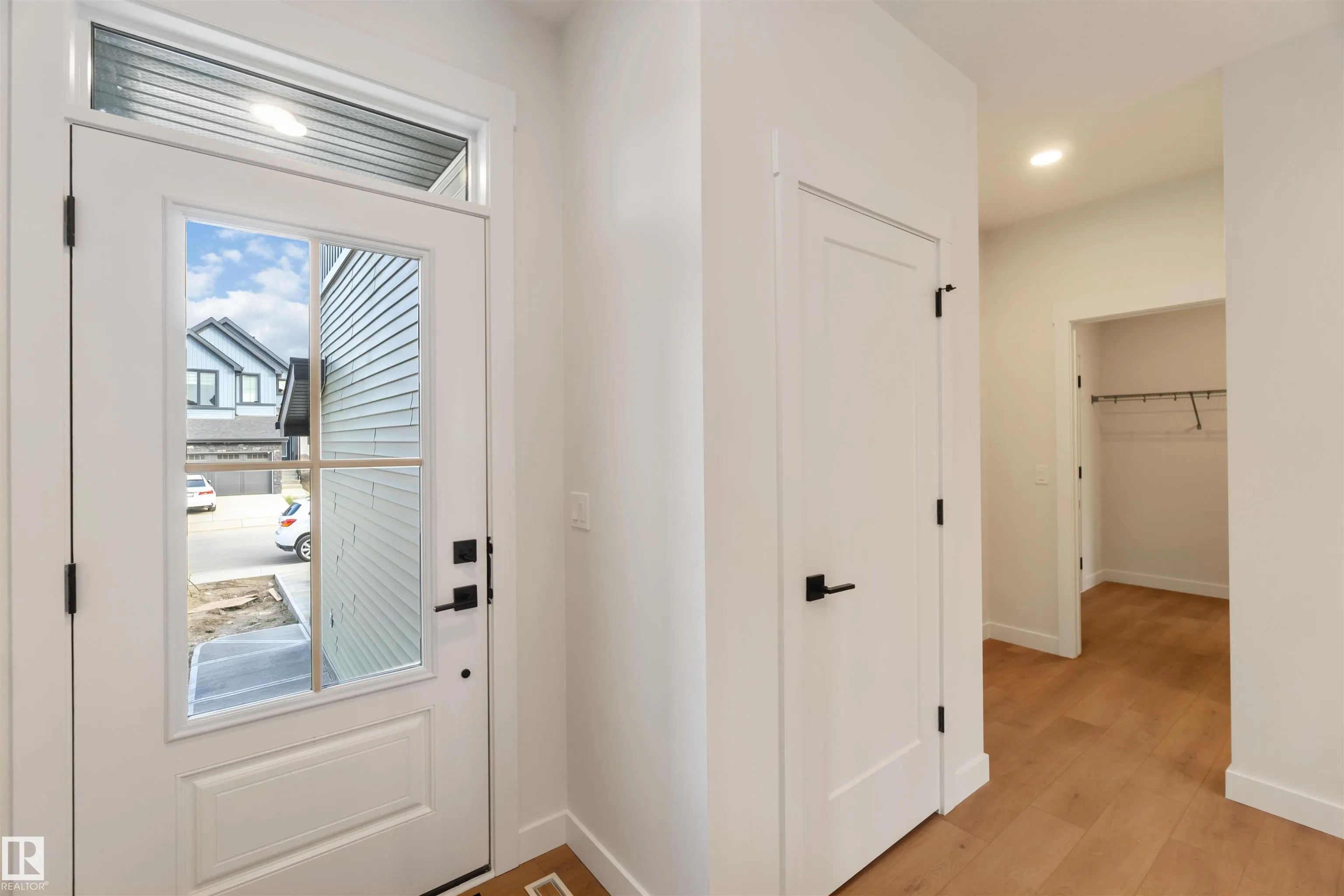 1114 cristall Crescent
