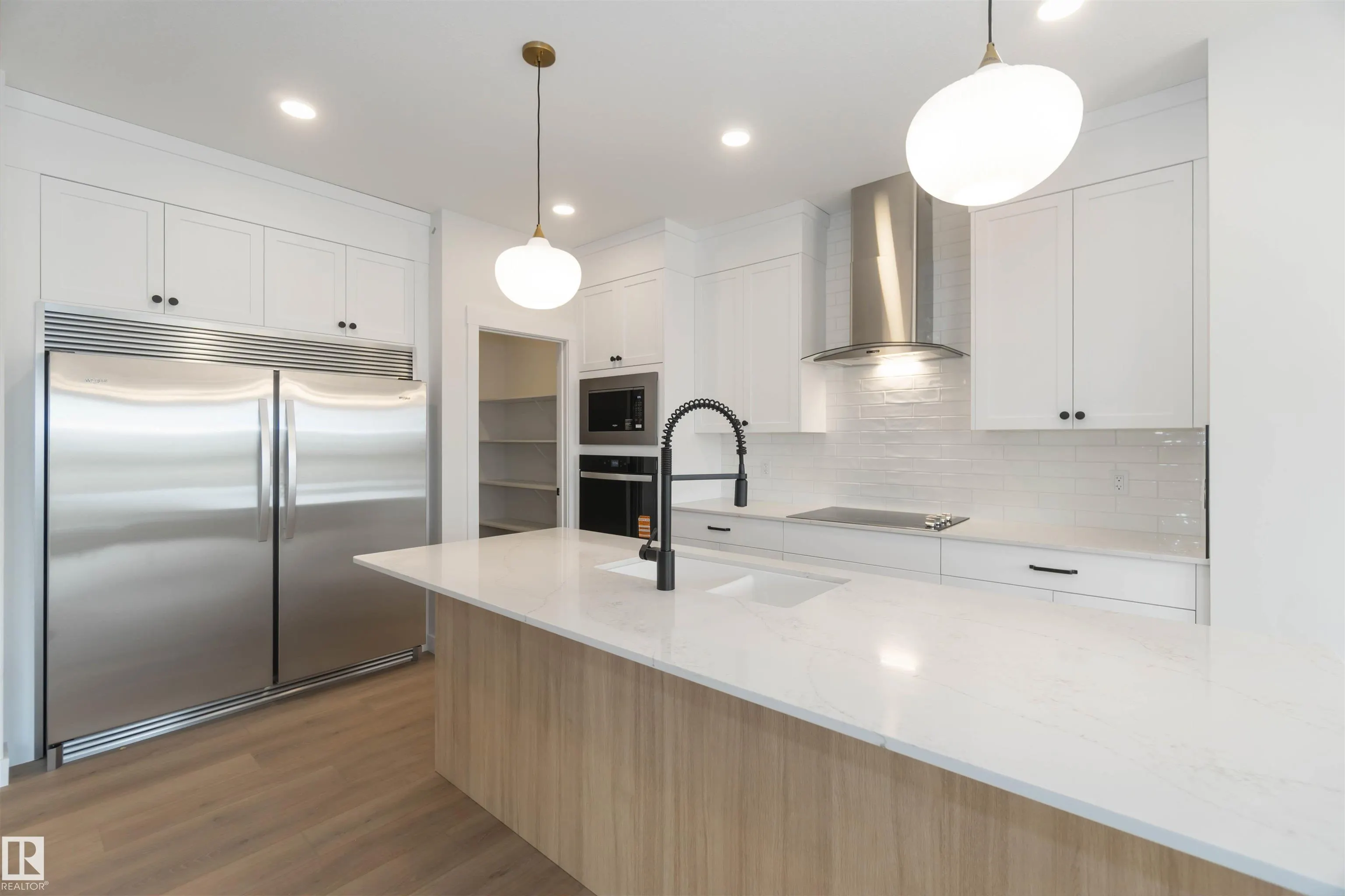 1114 cristall Crescent