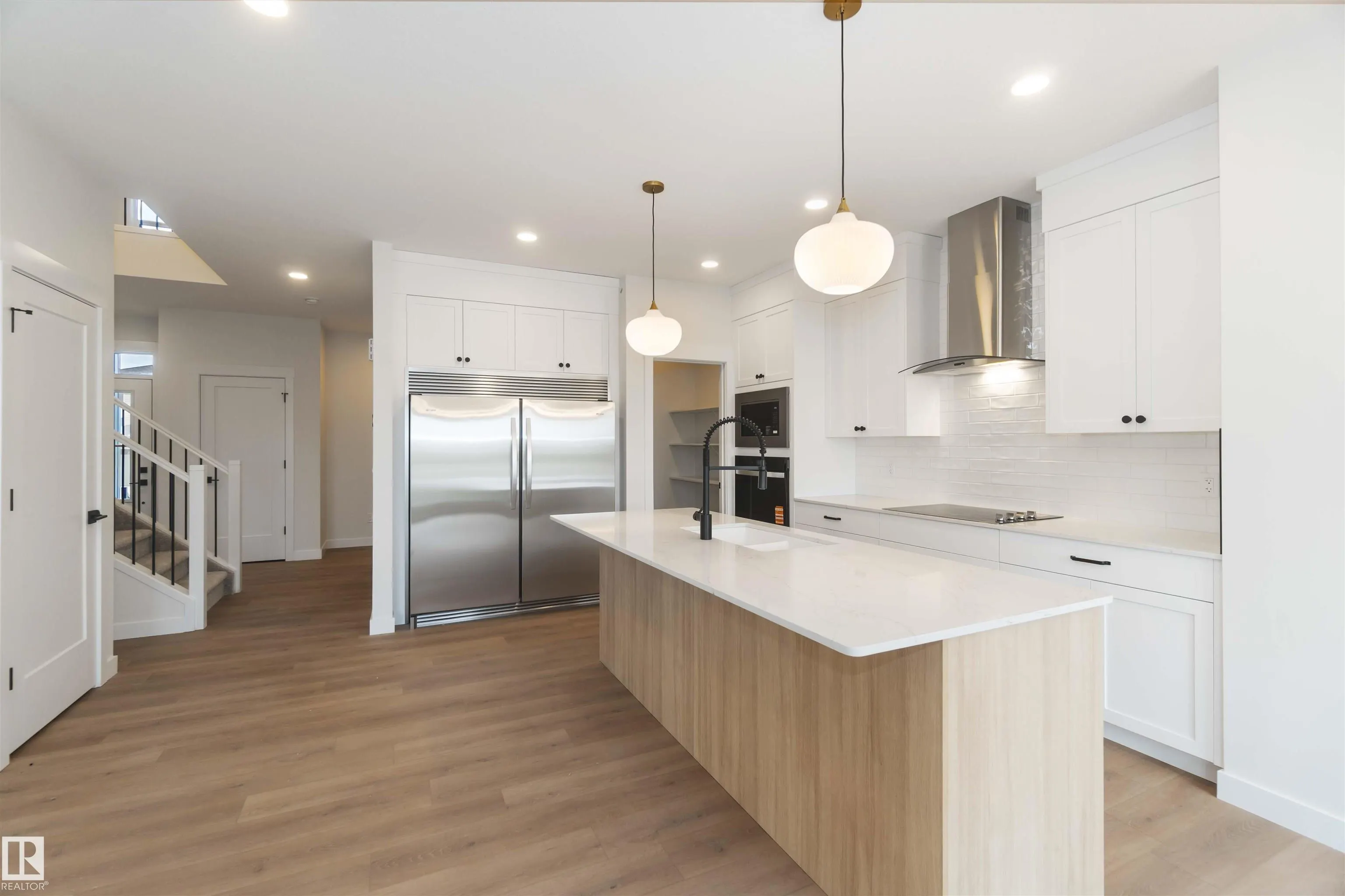 1114 cristall Crescent