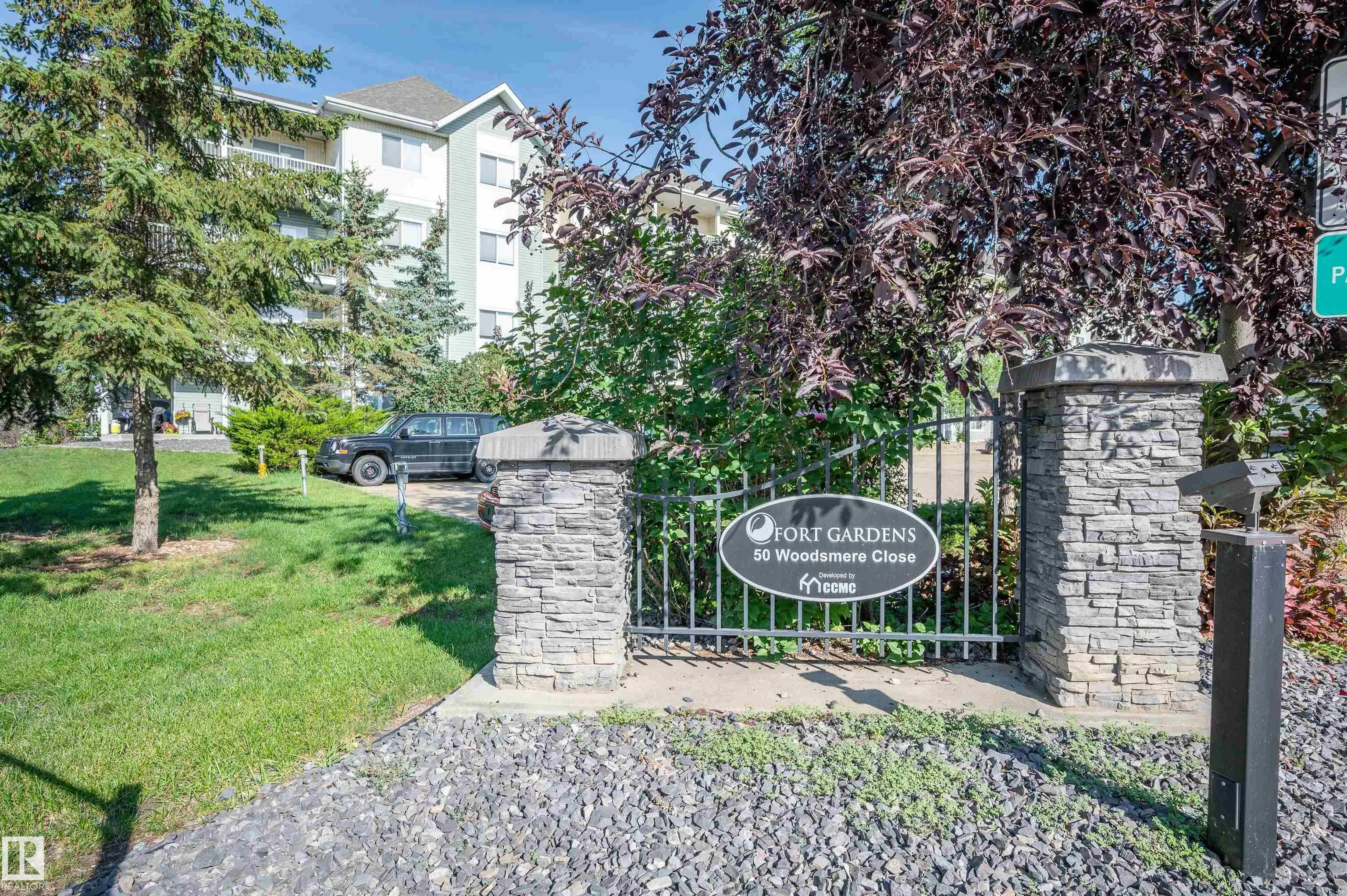 50 WOODSMERE Close