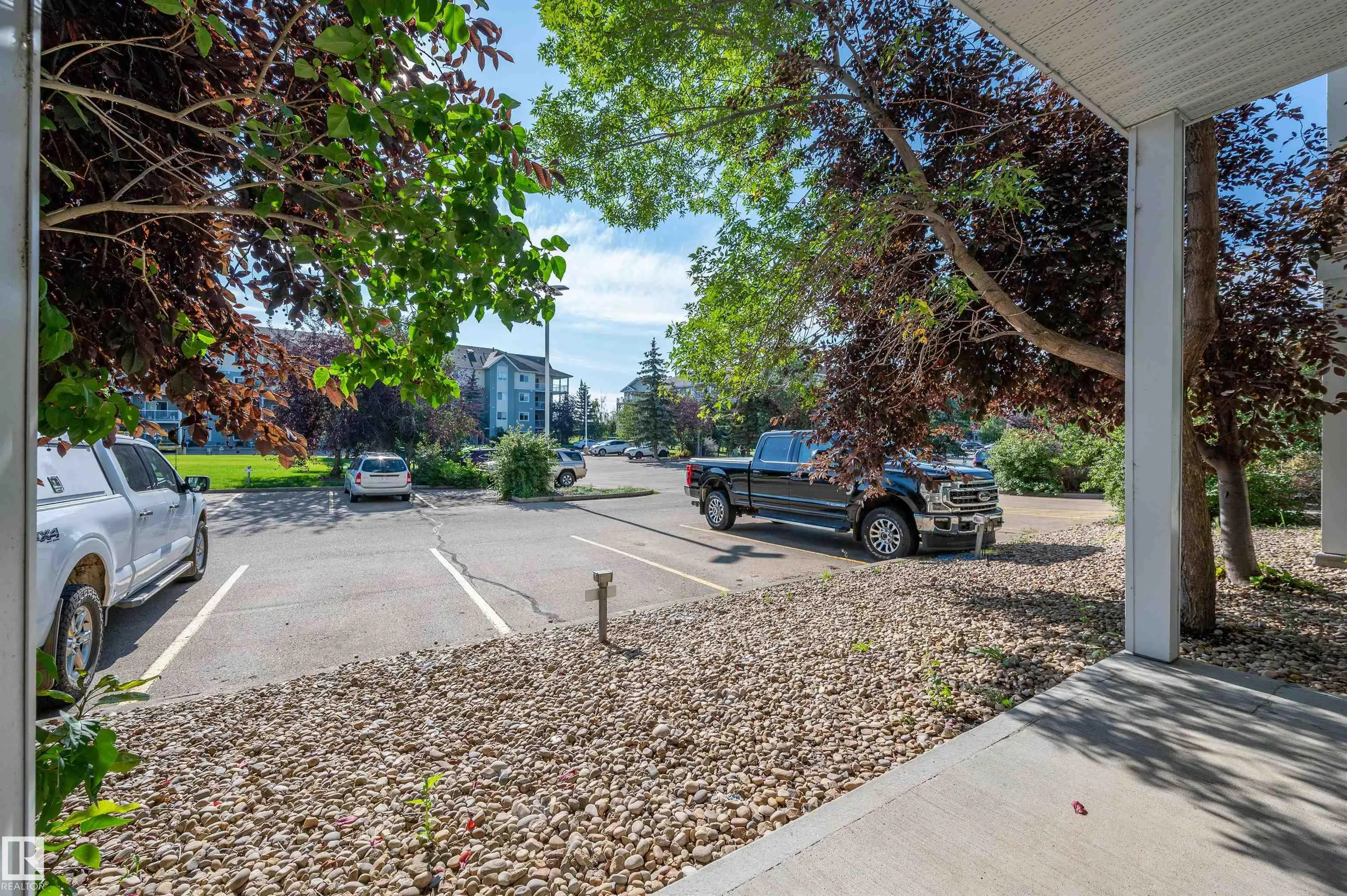 50 WOODSMERE Close