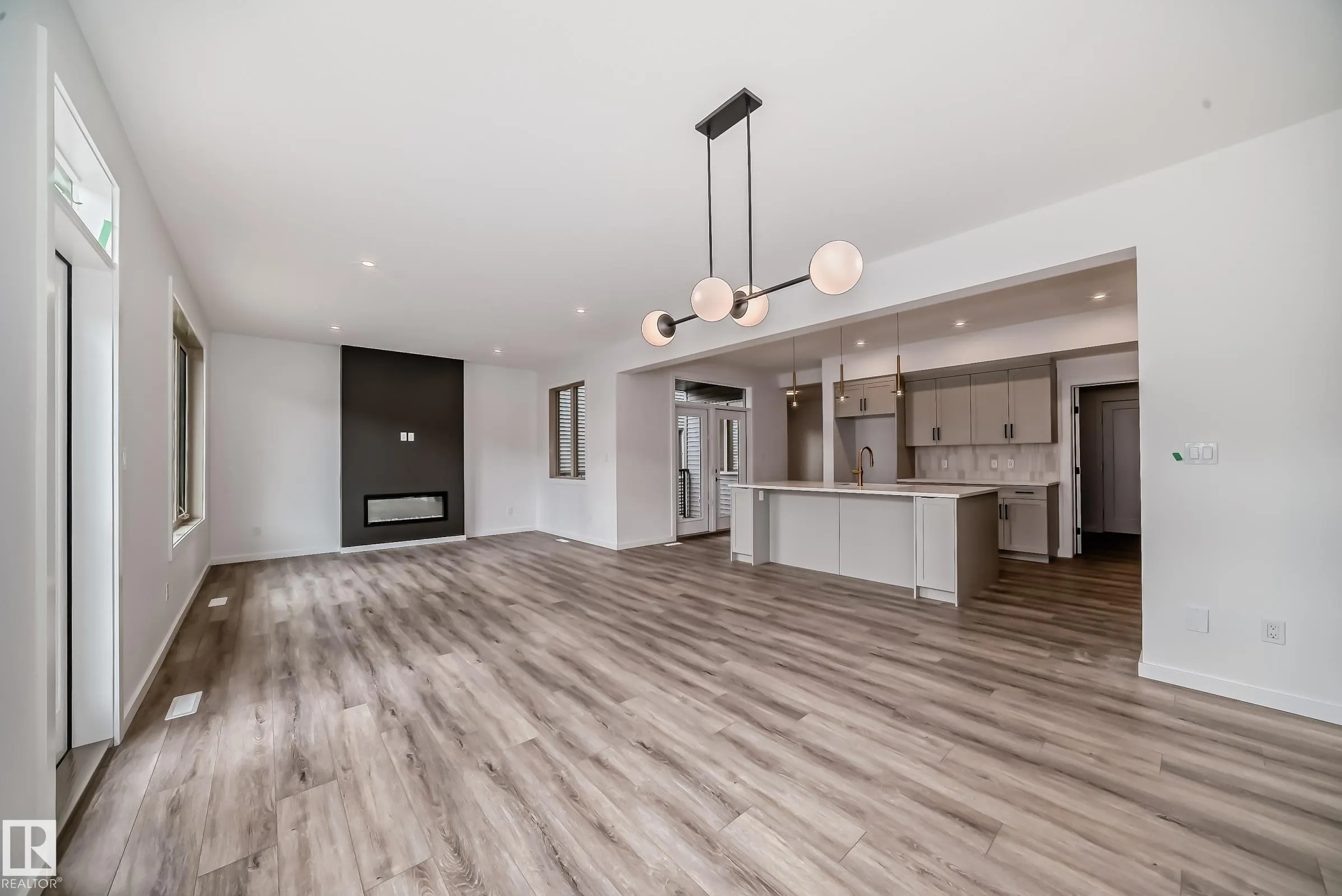 1401 AINSLIE Wynd
