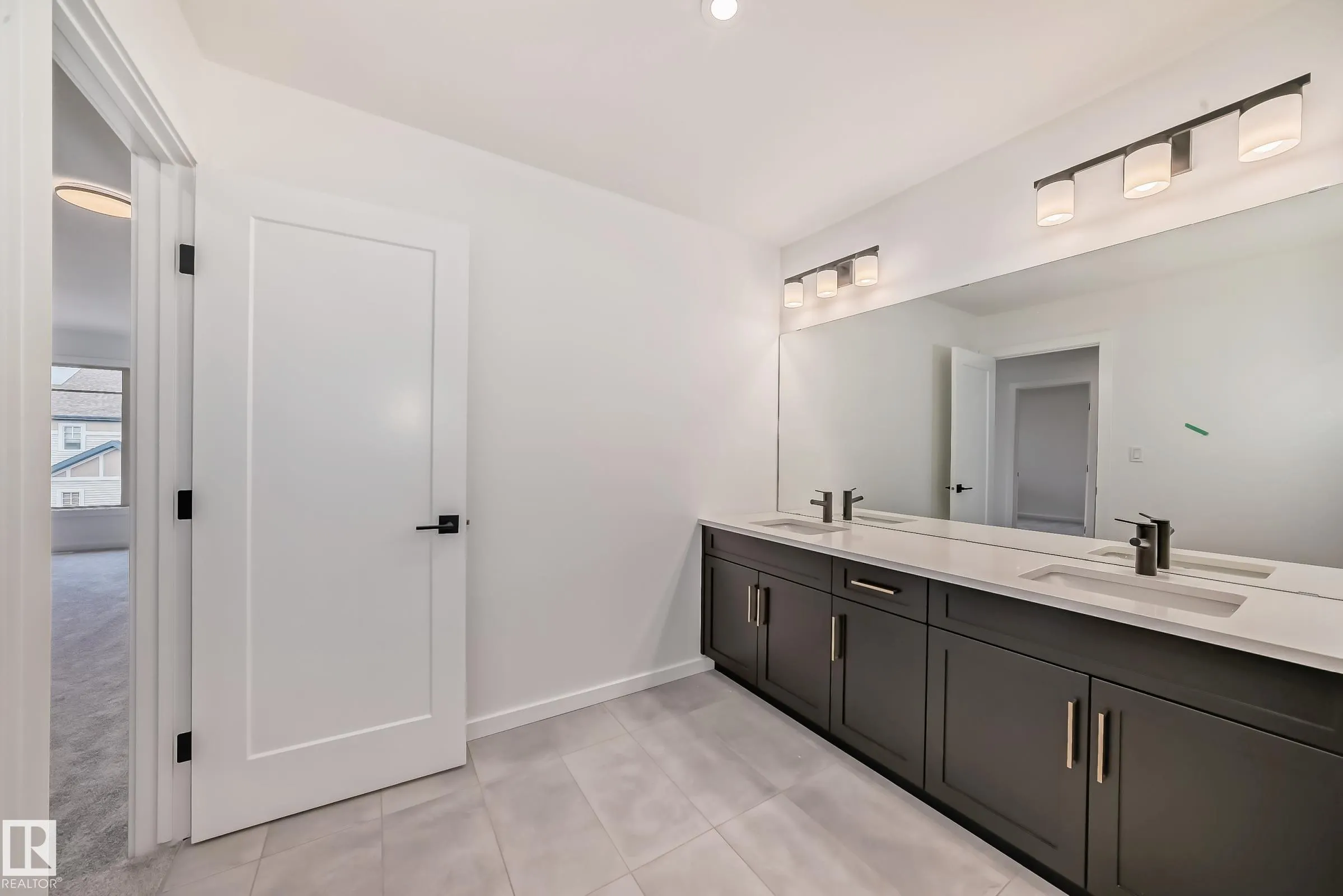 1401 AINSLIE Wynd