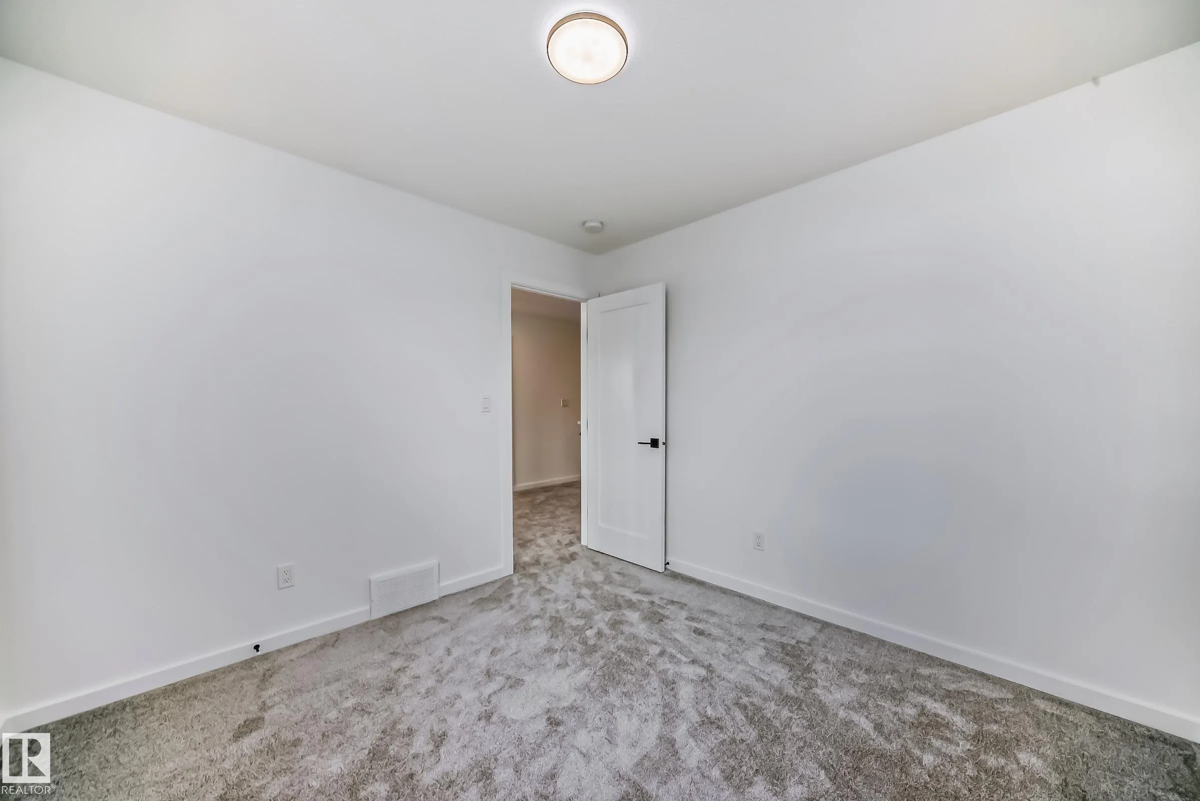1401 AINSLIE Wynd