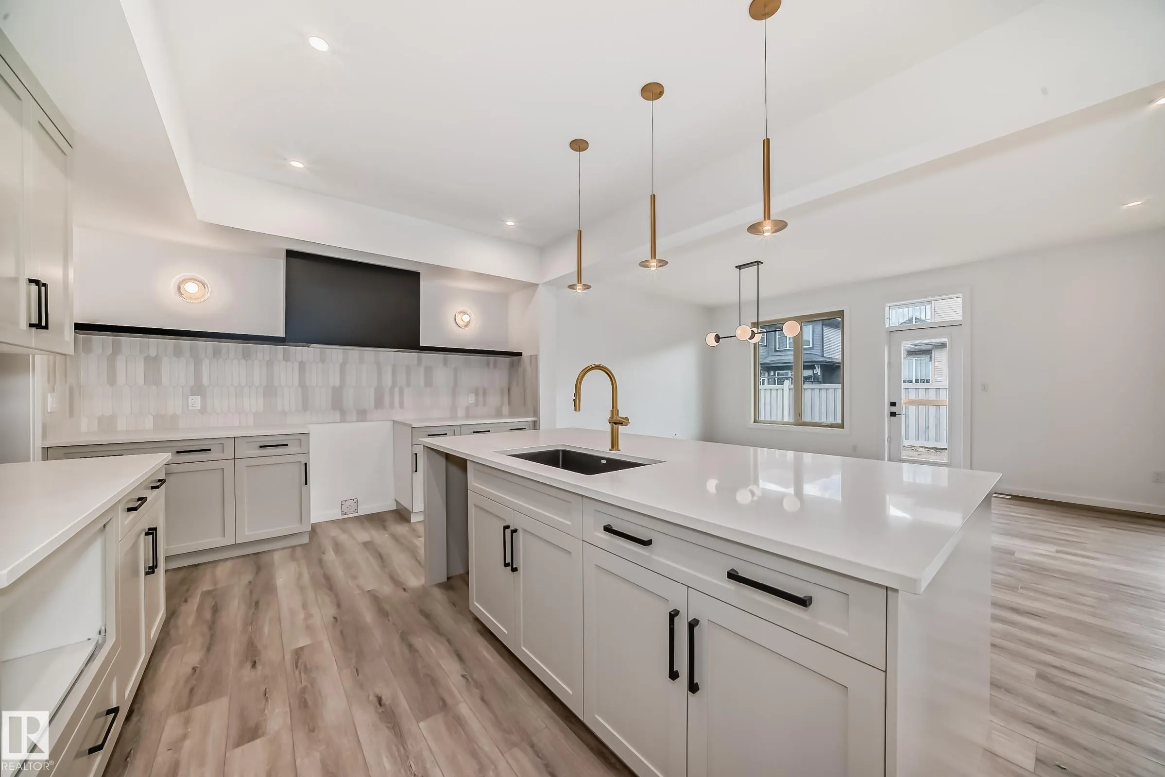 1401 AINSLIE Wynd