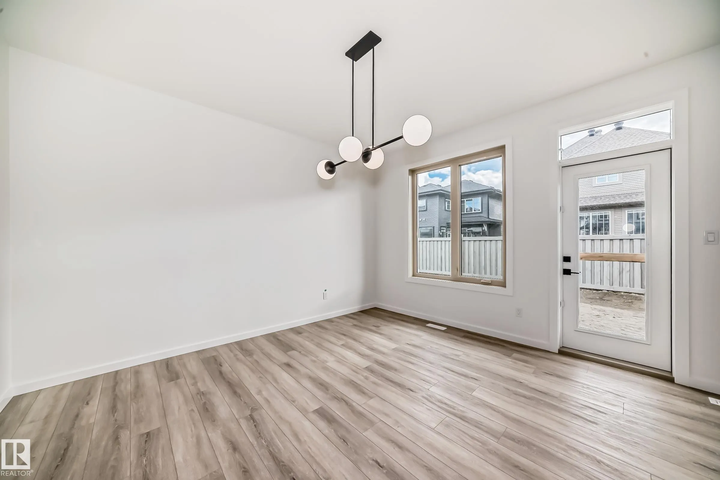 1401 AINSLIE Wynd