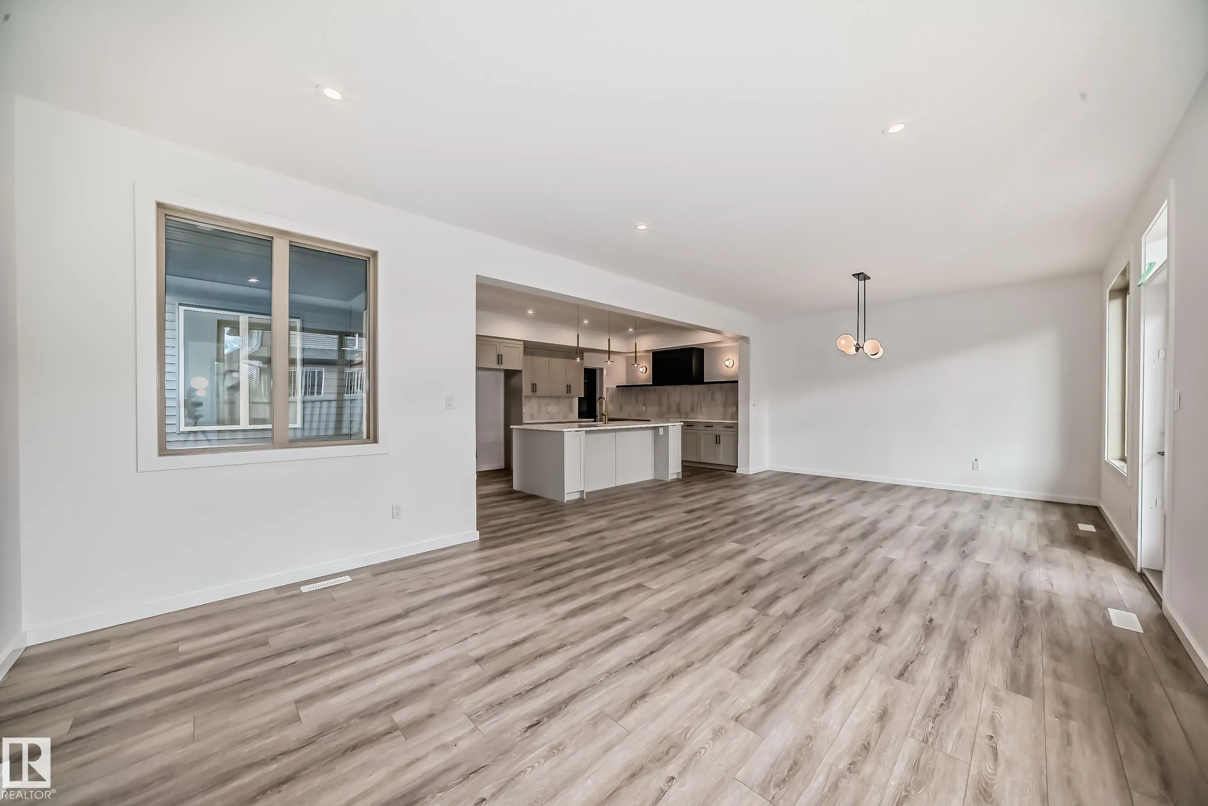1401 AINSLIE Wynd