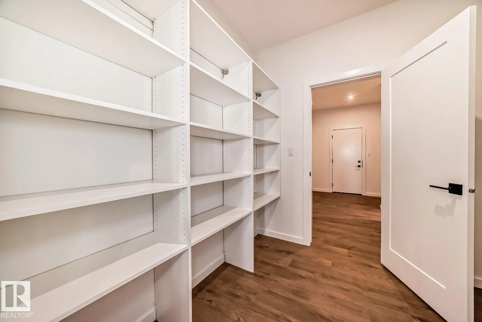 1365 AINSLIE Wynd