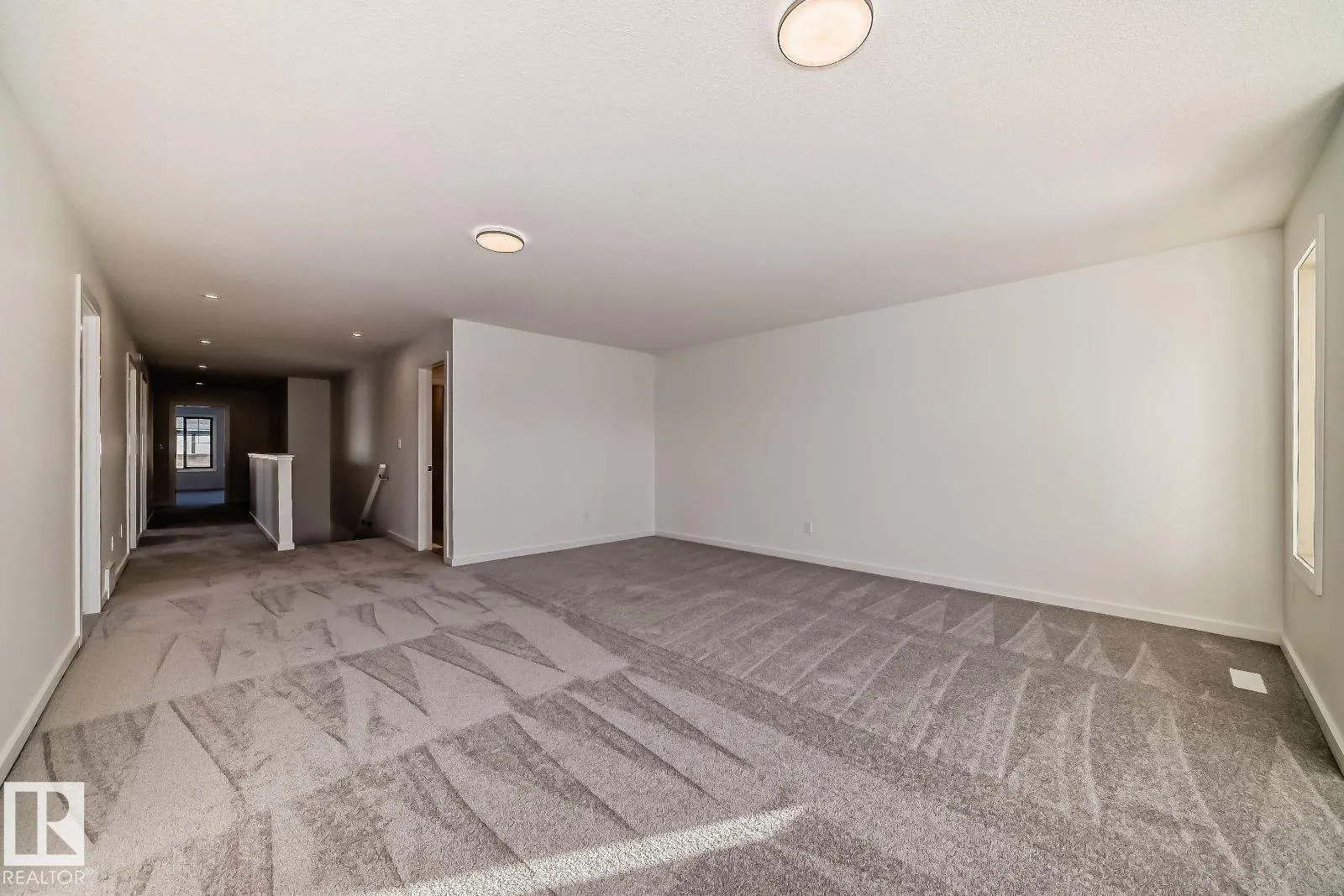 1365 AINSLIE Wynd