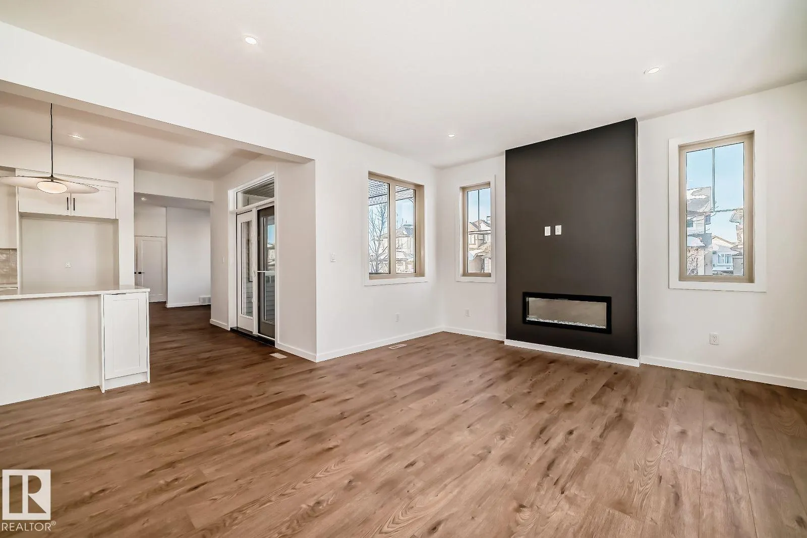 1365 AINSLIE Wynd